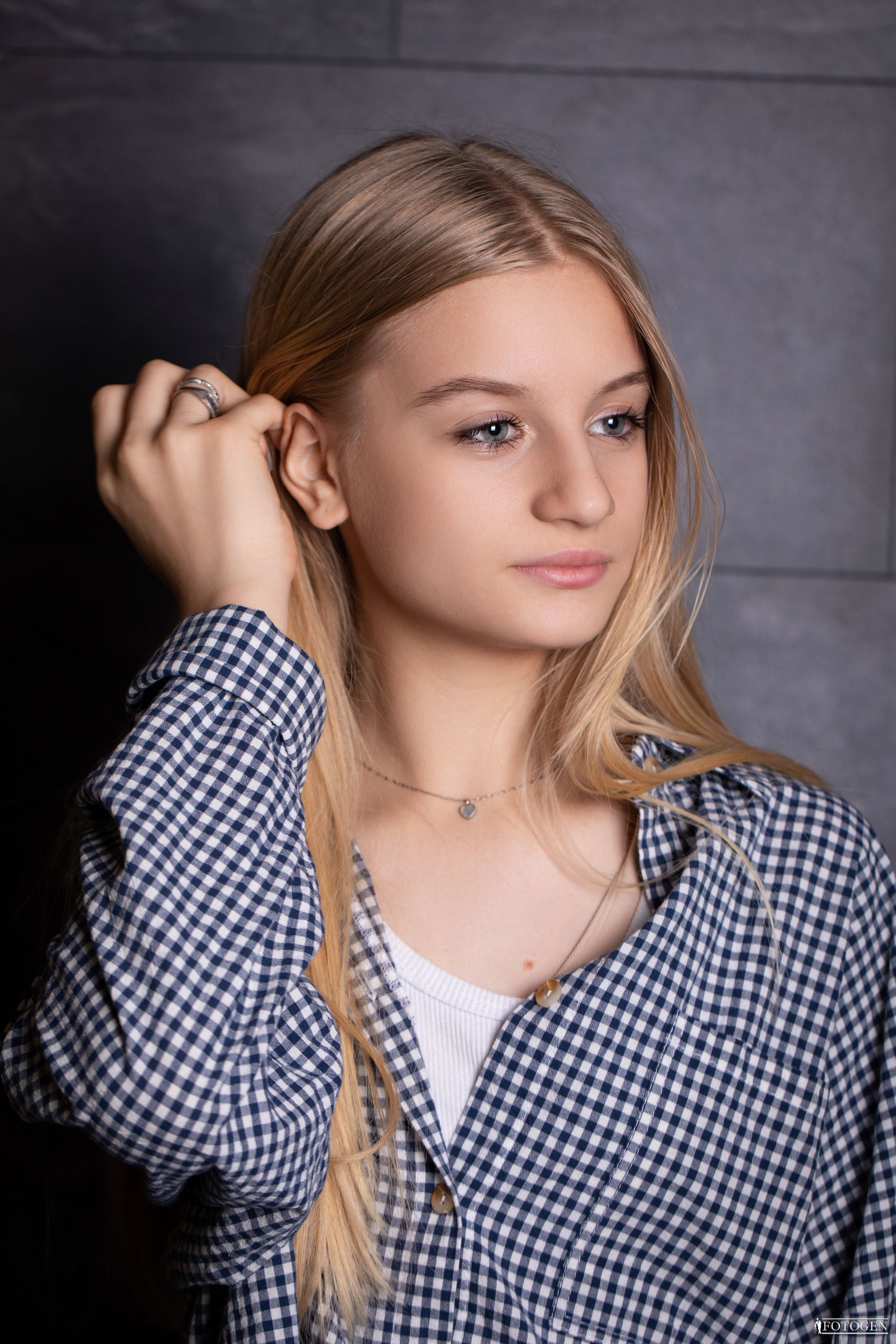 Фотосессия Девочек до 14 лет в Интерьере — Fotogen. Интерьерная фотостудия FOTOGEN г. Краснодар