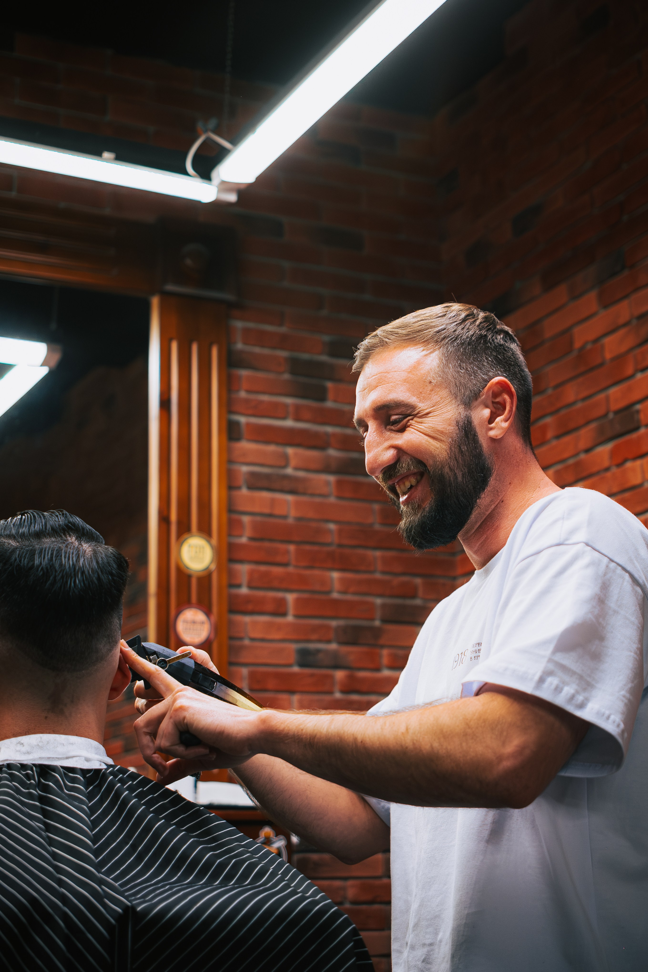 Контент-съемка барбершоп OLDBOY. Коммерческий и Портретный Фотограф Симферополь Крым Максим Махо