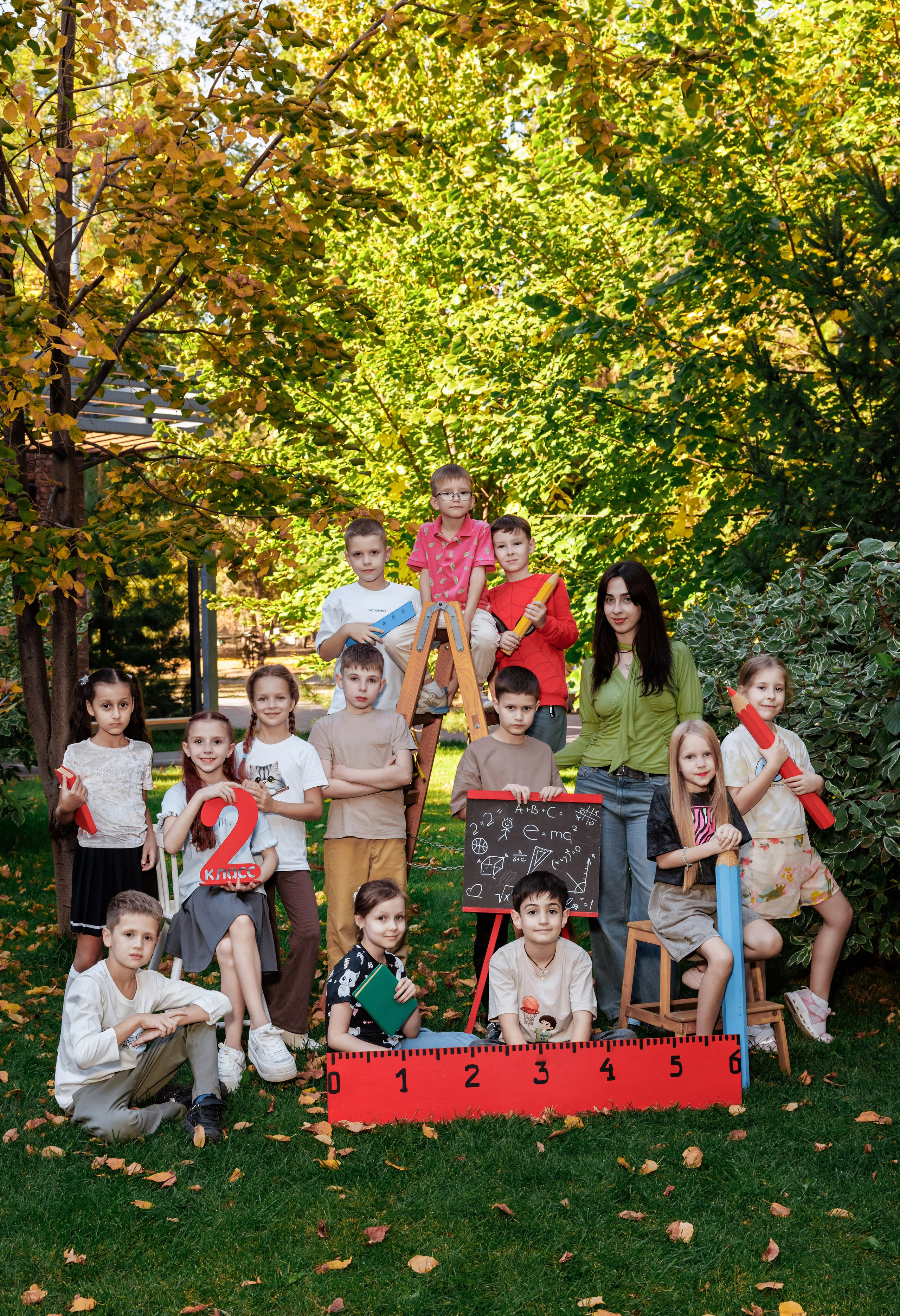 Начальные классы. Выпускные школьные фото­альбомы для школ и детских садов в Волгограде и Волжском