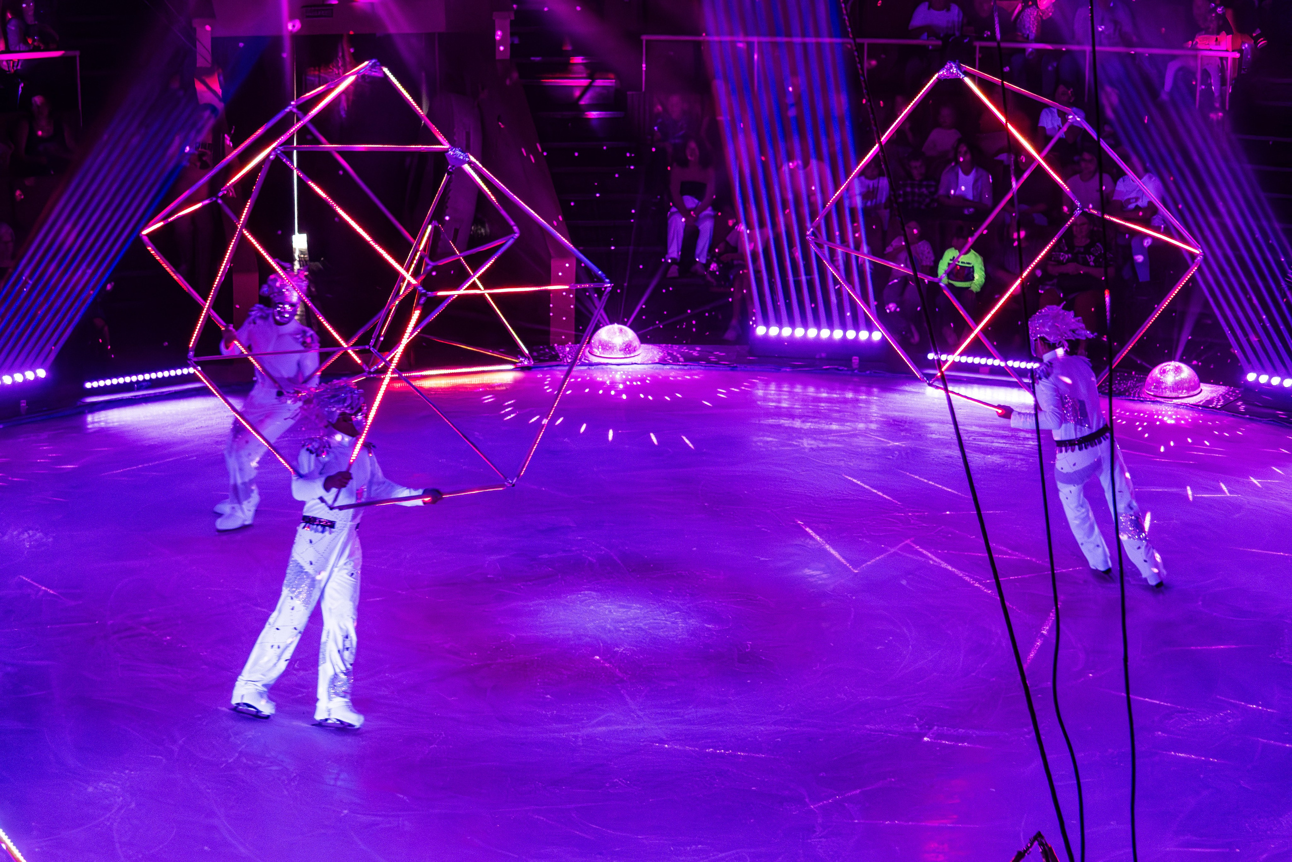 Цирк на льду «Айсберг» в Луганске. Фотограф в РФ и ЛНР Юлия Федосеева