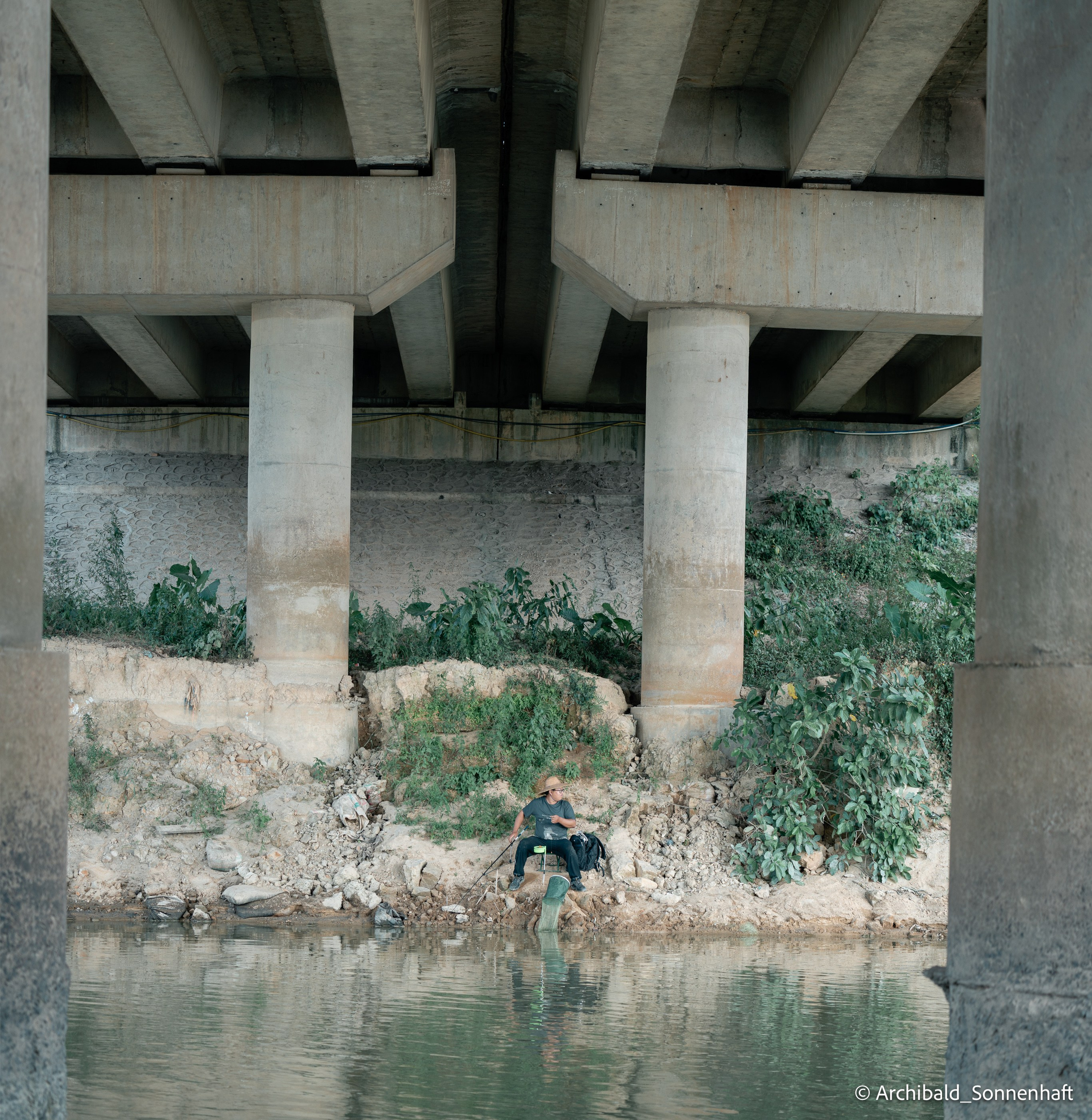 Weekend kayaking trip. Photographer in Guangzhou, China. Archibald Sonnenhaft