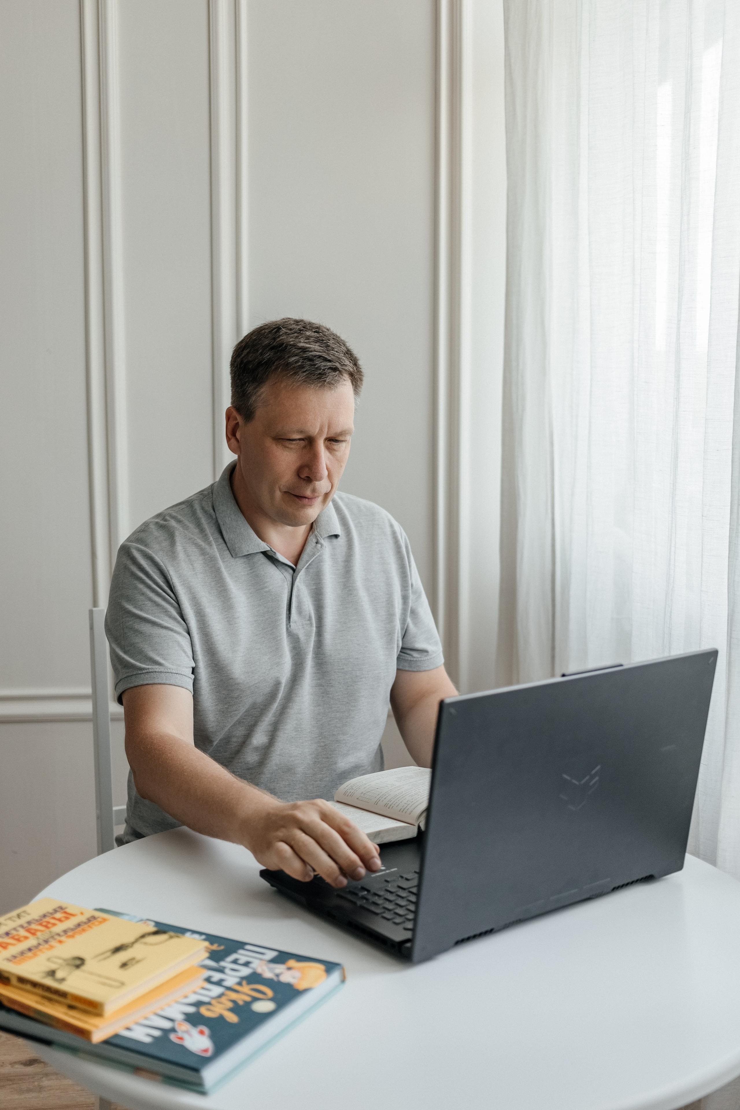 Контентная фотосессия для репетитора по физике. КОНТЕНТ ФОТОГРАФ