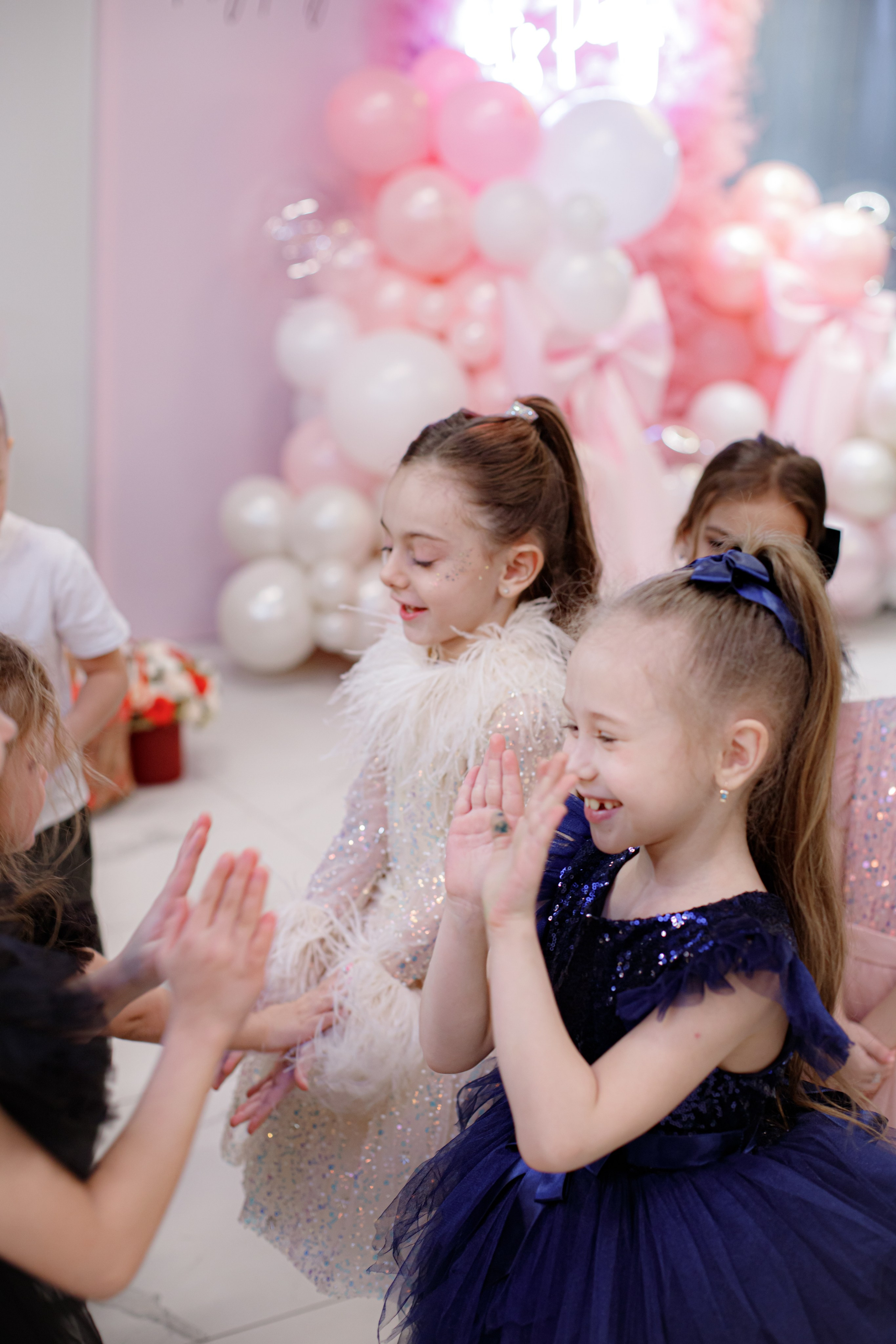 ASIA'S BIRTHDAY PARTY. Photokarish