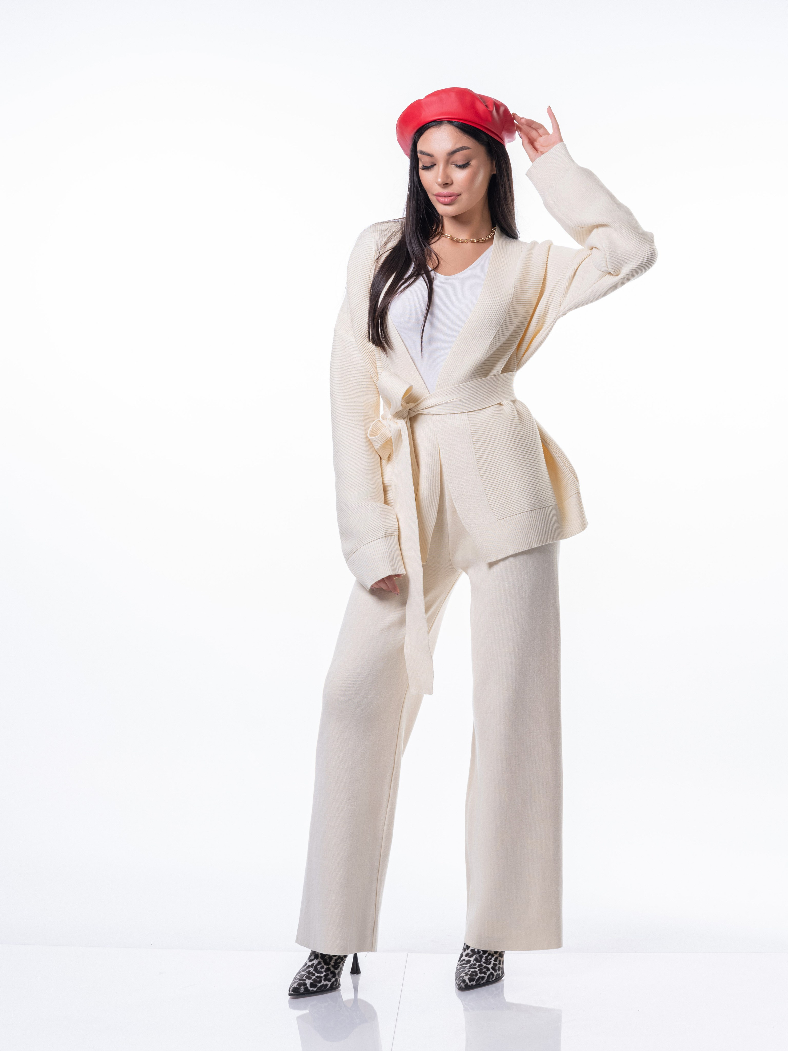 Каталог Девушки. Студия рекламной и предметной съемки товаров WELKO Studio