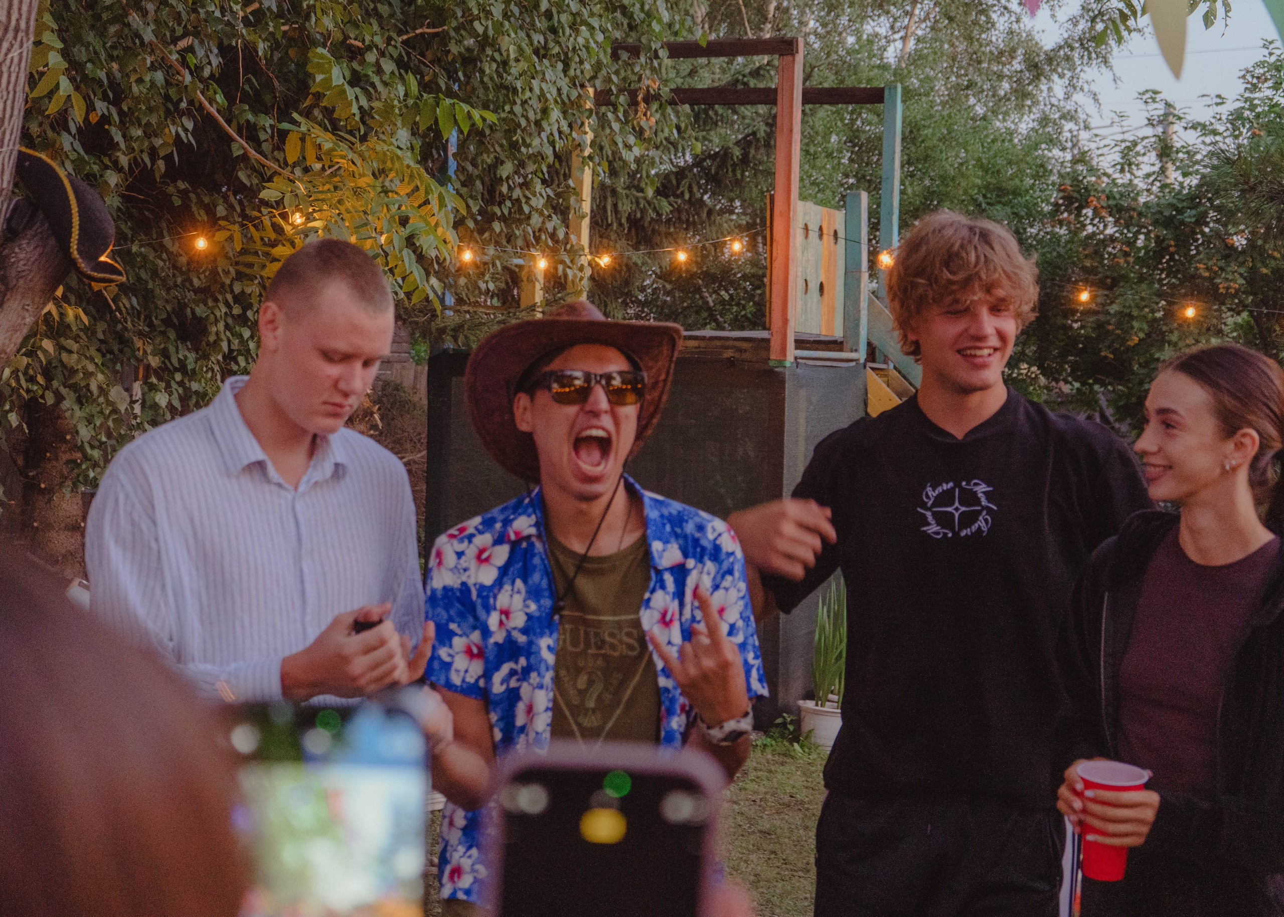 Гавайская вечеринка. Кир Анисин. Режиссер & фотограф