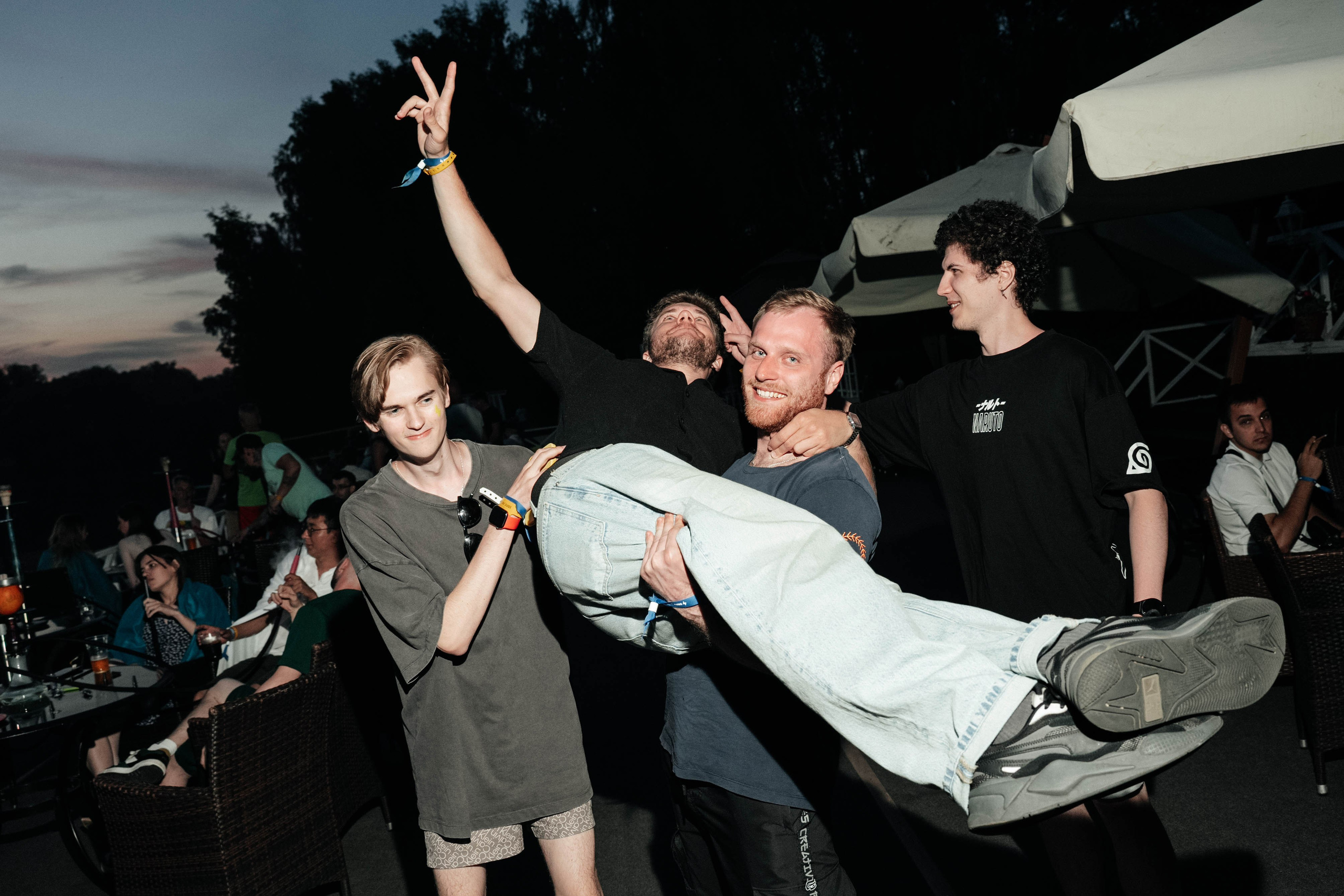 Бери заряд. Свадебный фотограф Москва Александра Аверкова