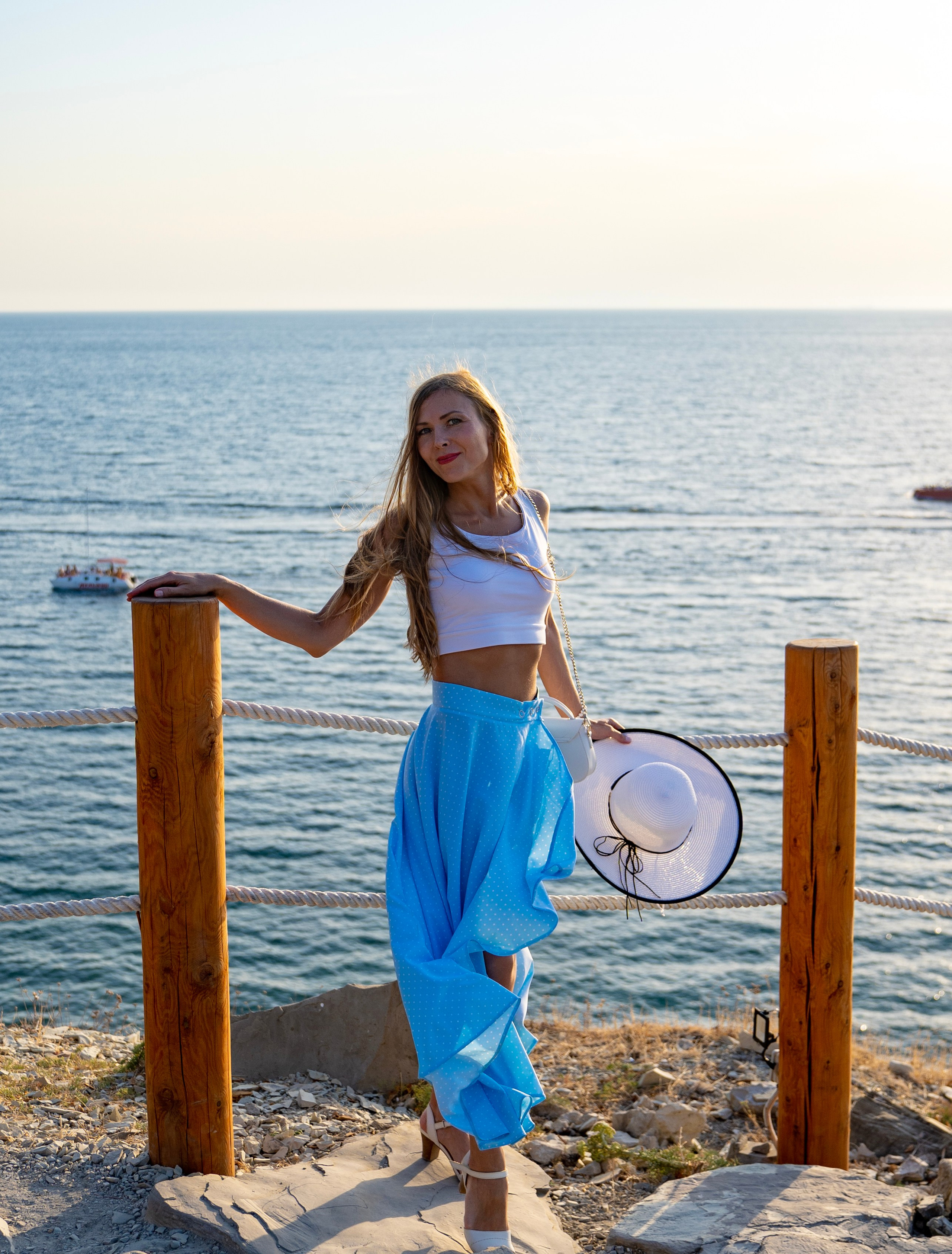 Летняя фотосессия на набережной Кабардинки и в Диком месте. Семейный и детский фотограф Екатерина Черняева. Снимаю портреты, love story, фотопрогулки, работаю на улице, в кафе, студии, дома у клиента