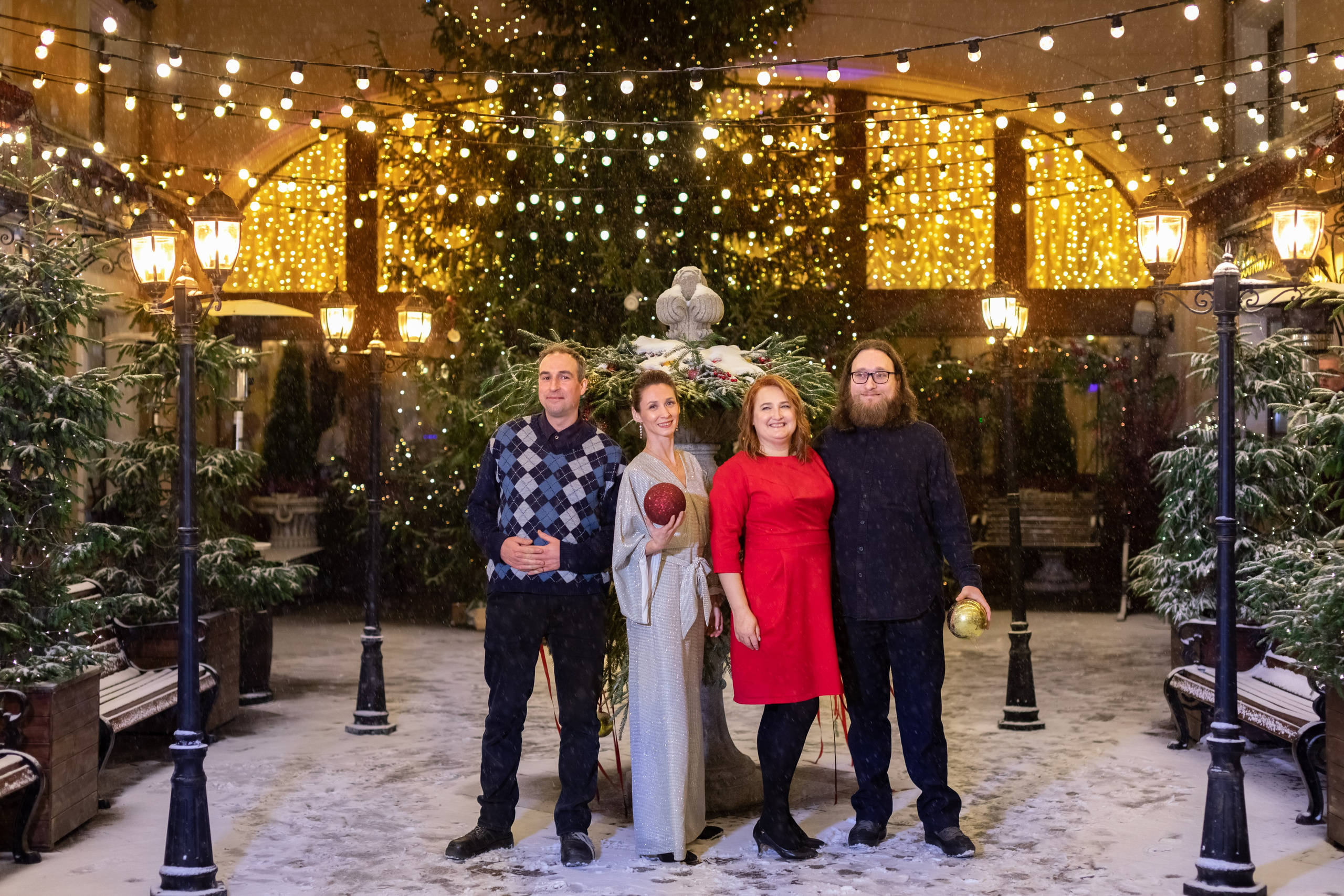 ЛоКс — Новый год. Двойняшки-фотографы Анна и Анастасия в Санкт-Петербурге