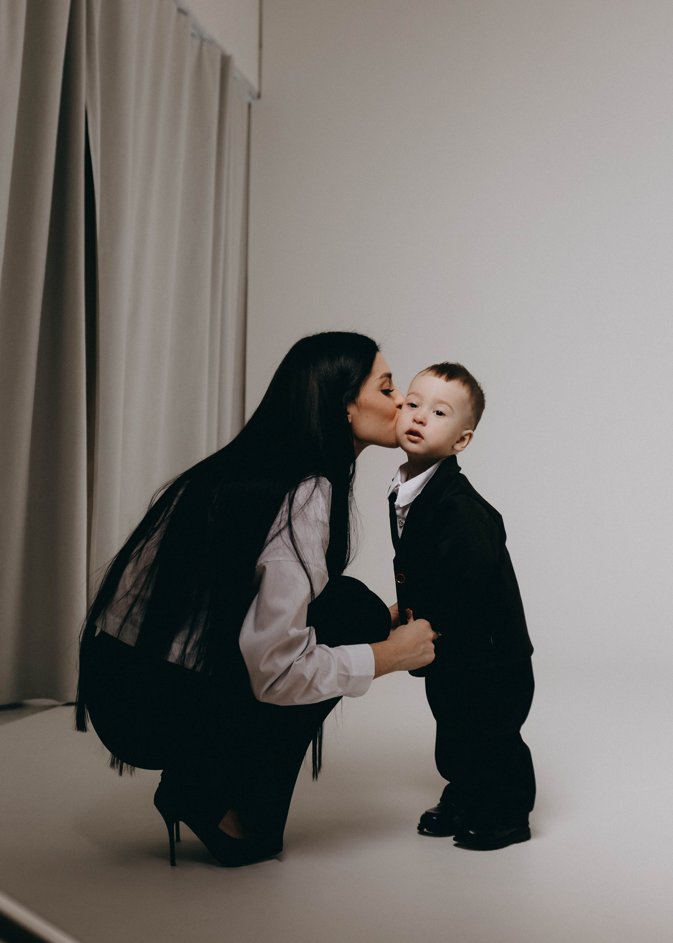 Эмиру 2 годика (на циклораме). Семейный фотограф Софи Симакова в Волгограде и Волжском