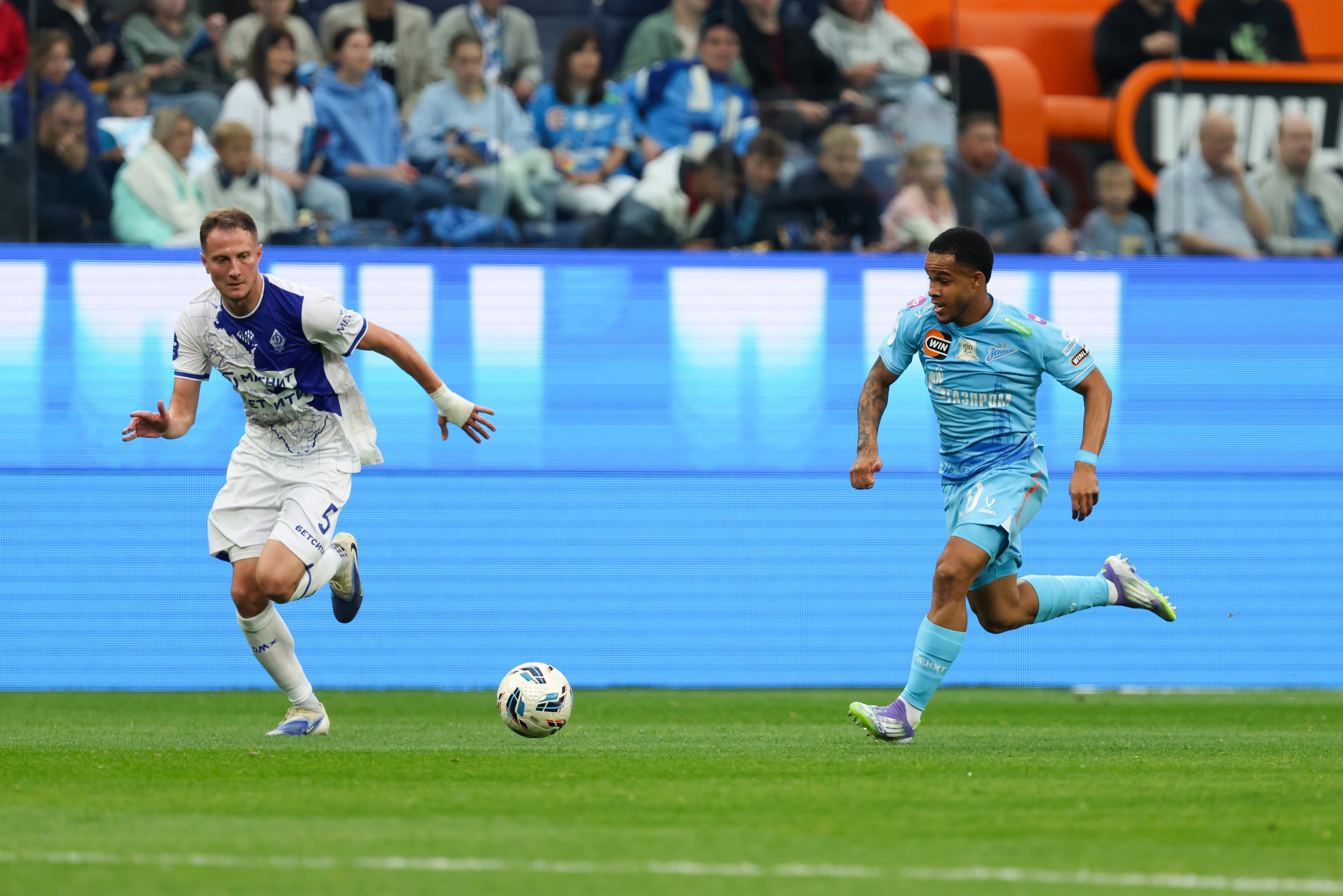 ФК «Зенит» — ФК «Динамо» Махачкала 23.08.2025. Спортивный и репортажный фотограф Антон Тереханов