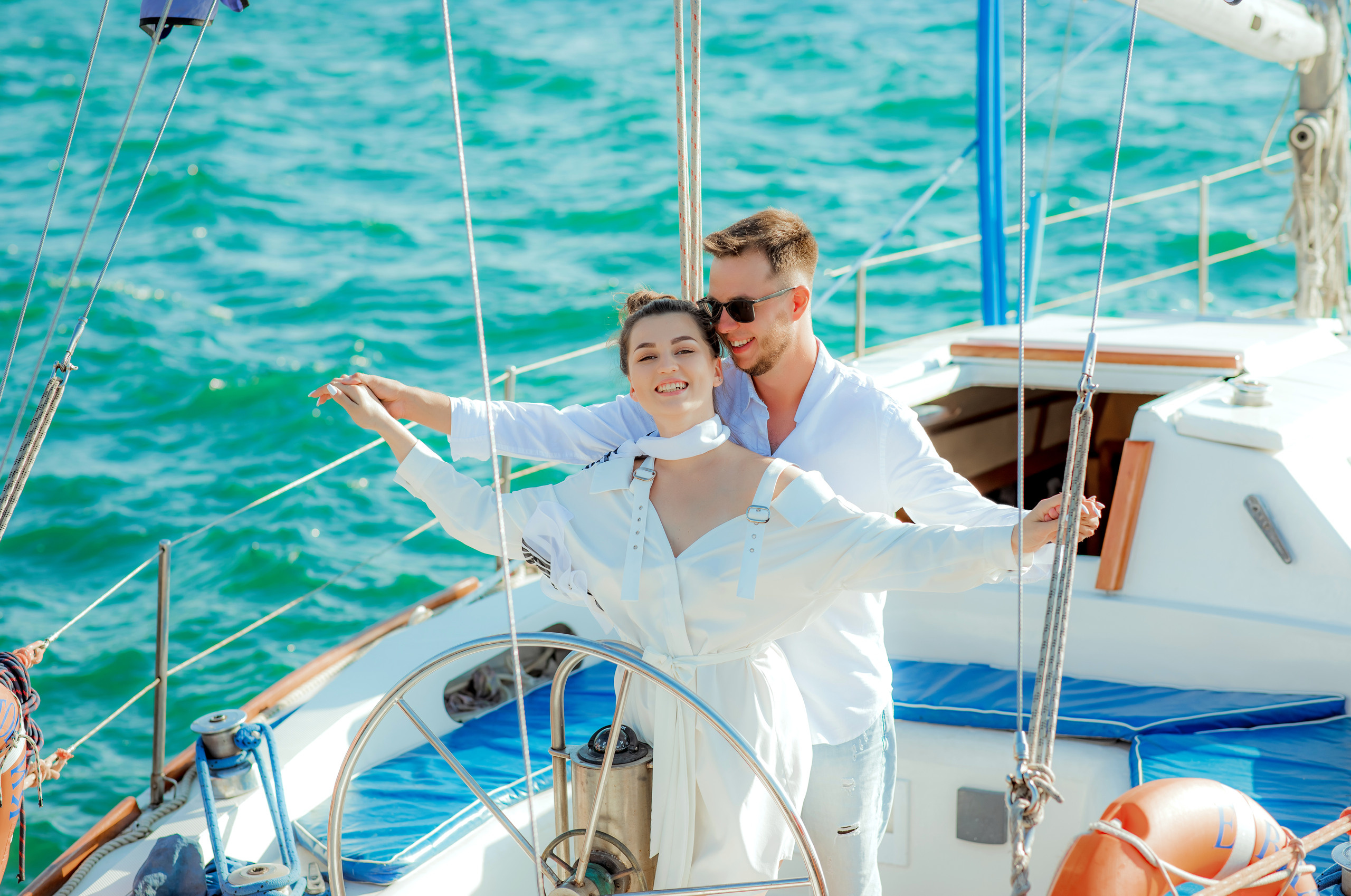 Выездные фотосессии. Съемка для влюбленных. Фотограф-стилист Крым Прокат одежды в Крыму. Фотосессии в Крыму