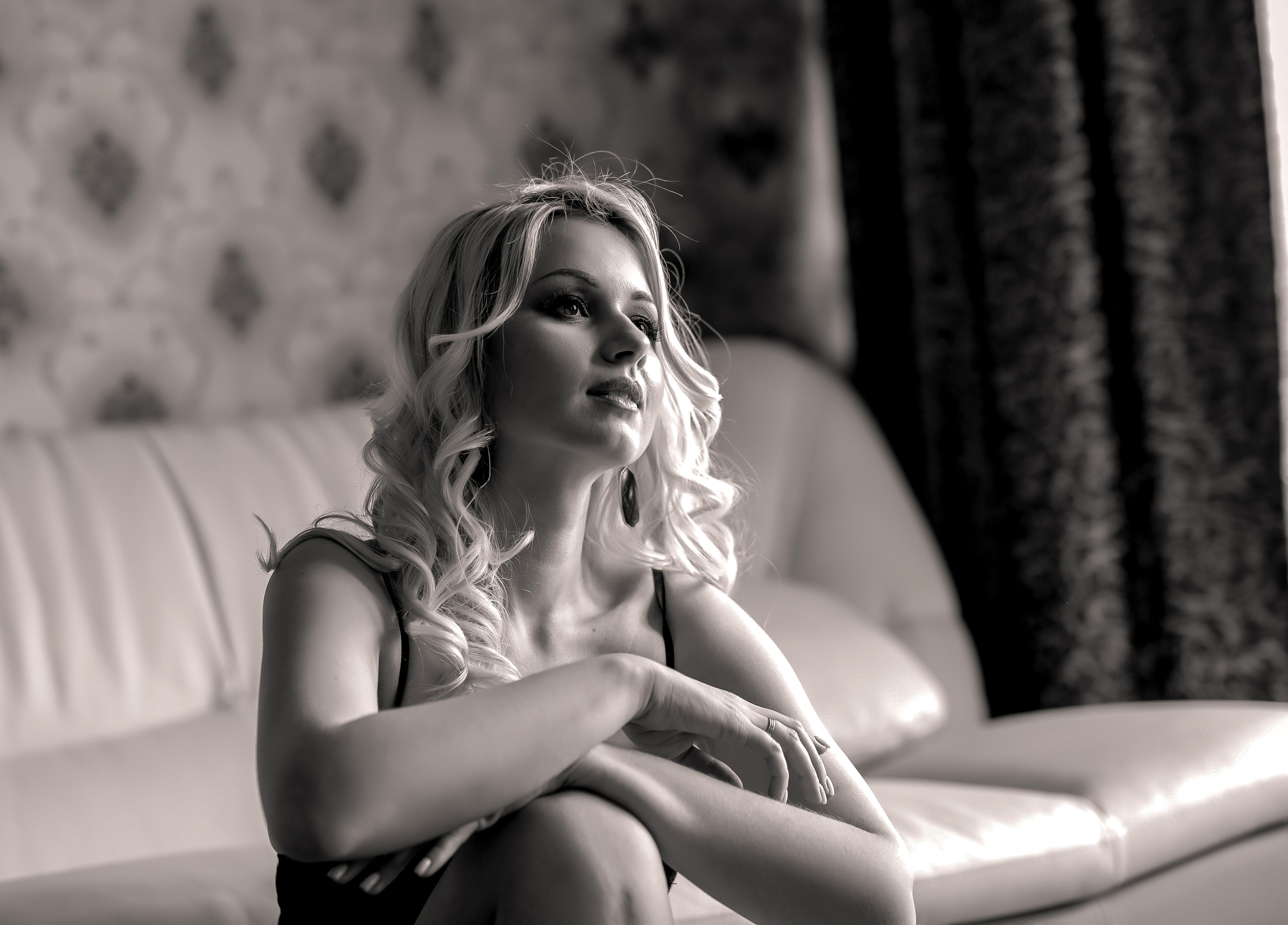 Будуарная фотосессия. Фотограф-стилист Крым Прокат одежды в Крыму. Фотосессии в Крыму