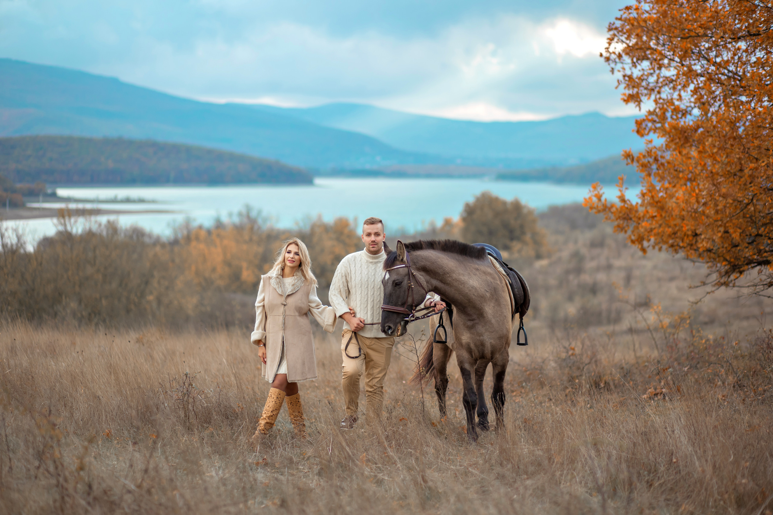 Выездные фотосессии. Съемка для влюбленных. Фотограф-стилист Крым Прокат одежды в Крыму. Фотосессии в Крыму