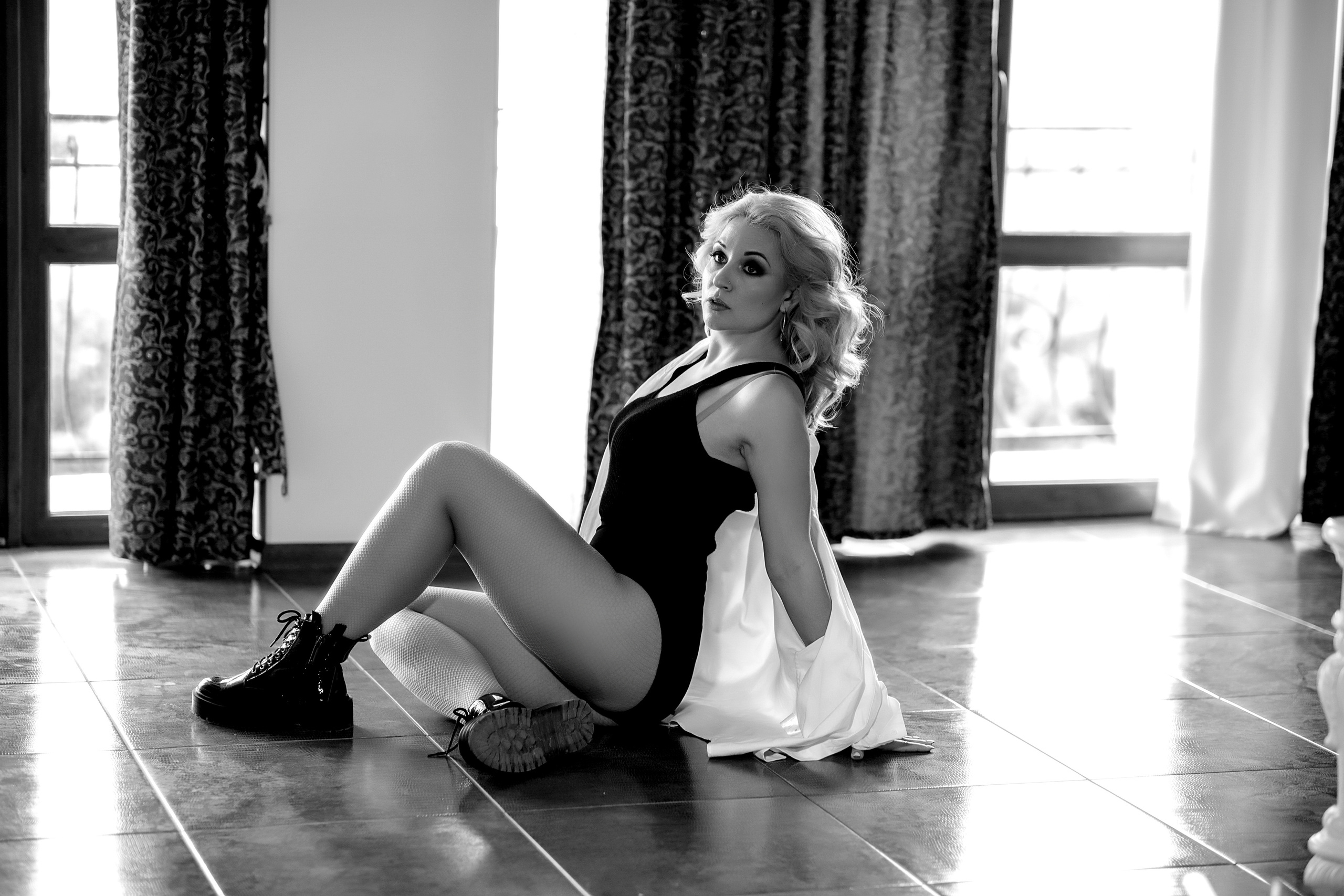 Будуарная фотосессия. Фотограф-стилист Крым Прокат одежды в Крыму. Фотосессии в Крыму