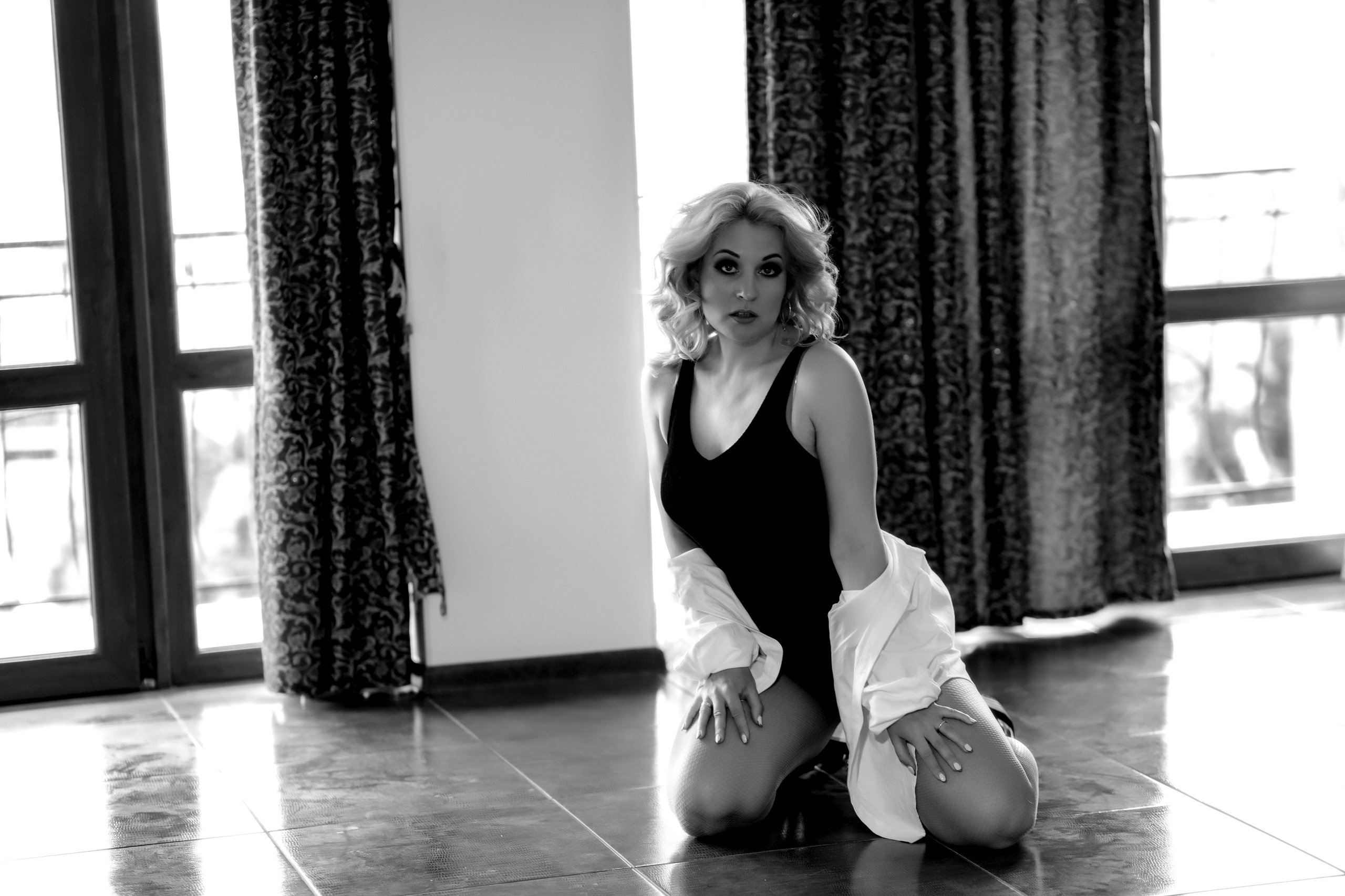 Будуарная фотосессия. Фотограф-стилист Крым Прокат одежды в Крыму. Фотосессии в Крыму