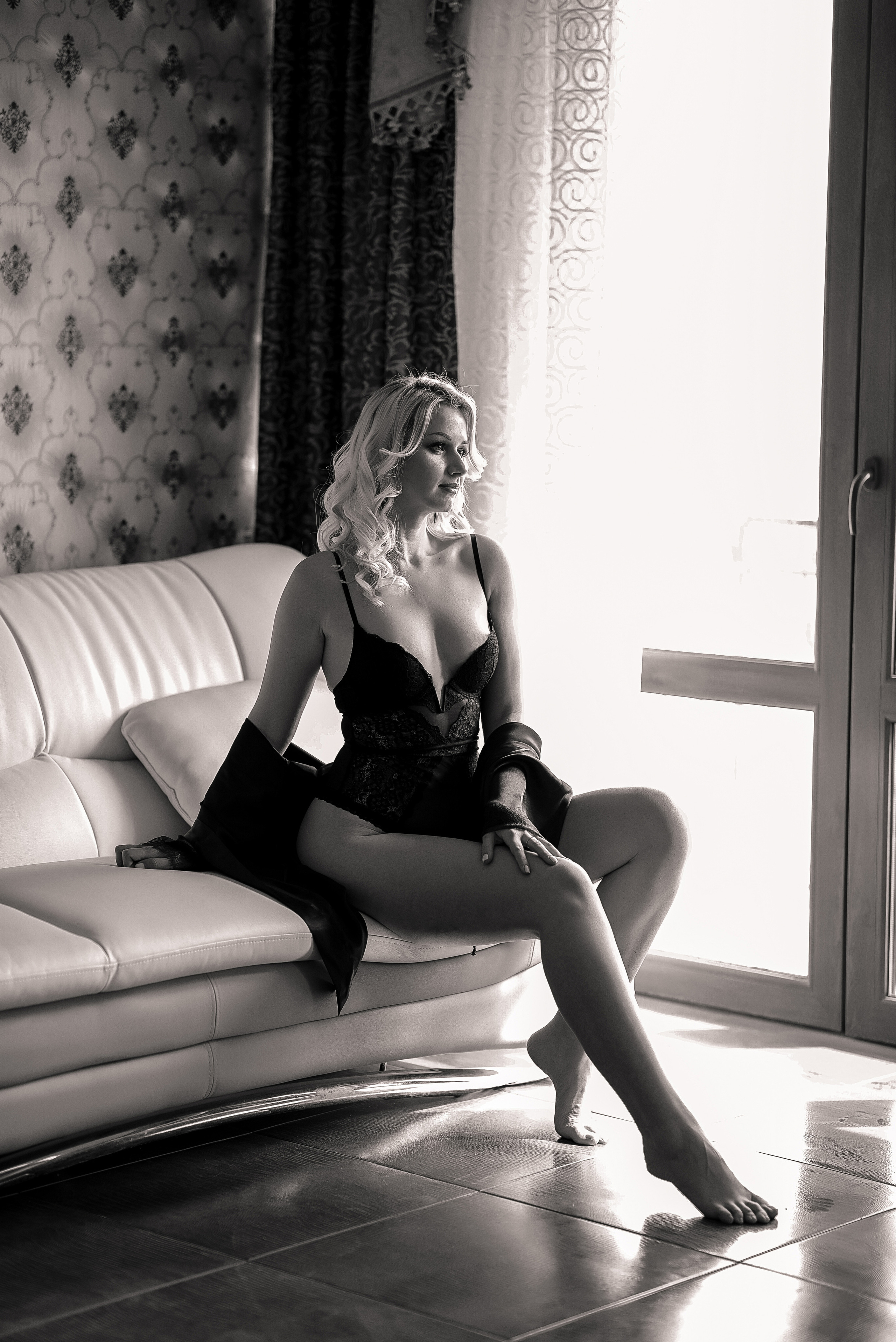 Будуарная фотосессия. Фотограф-стилист Крым Прокат одежды в Крыму. Фотосессии в Крыму