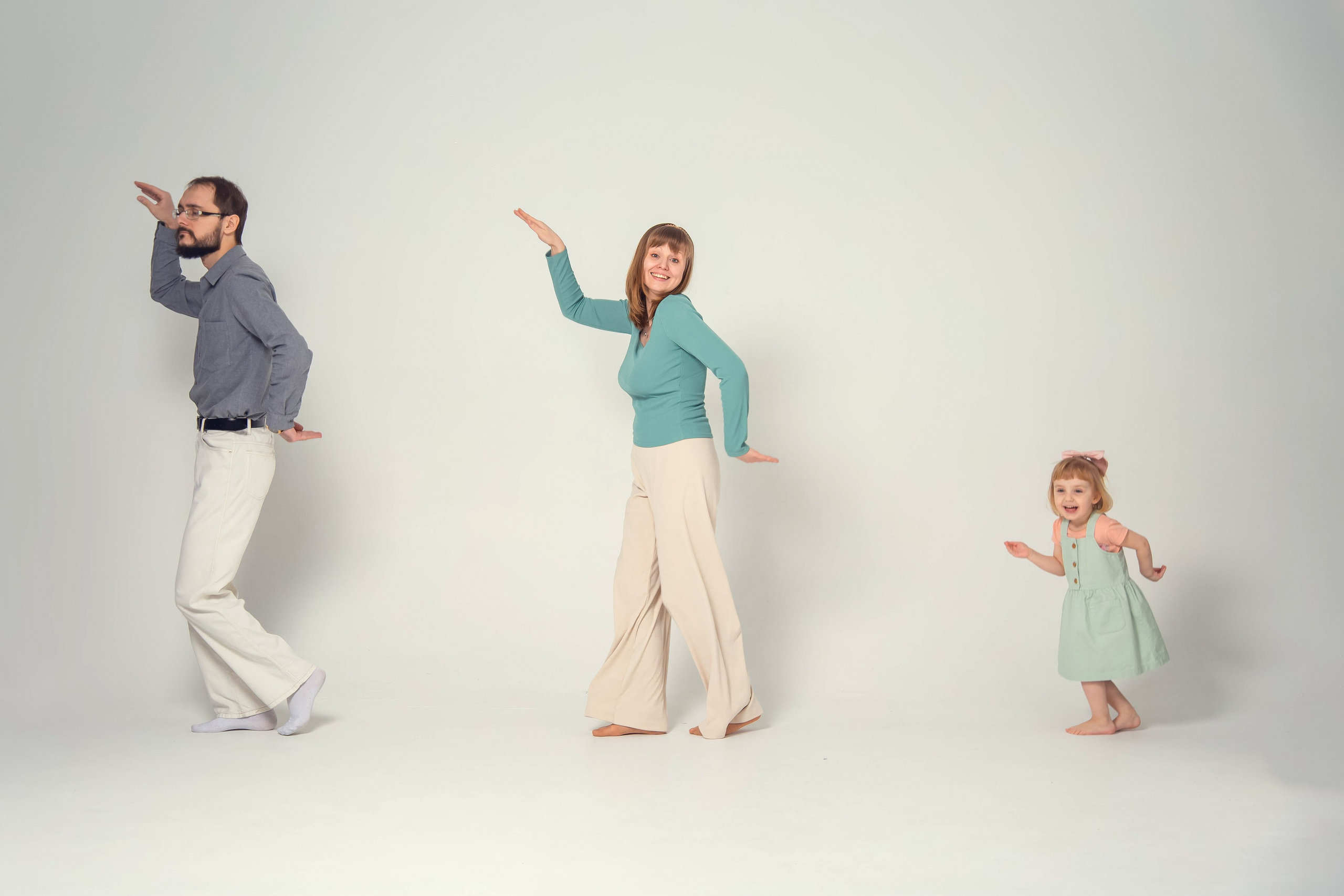 Семейная фотосессия в студии PHOTO ZALL в Москве. Семейный фотограф в Москве Влада Лунина