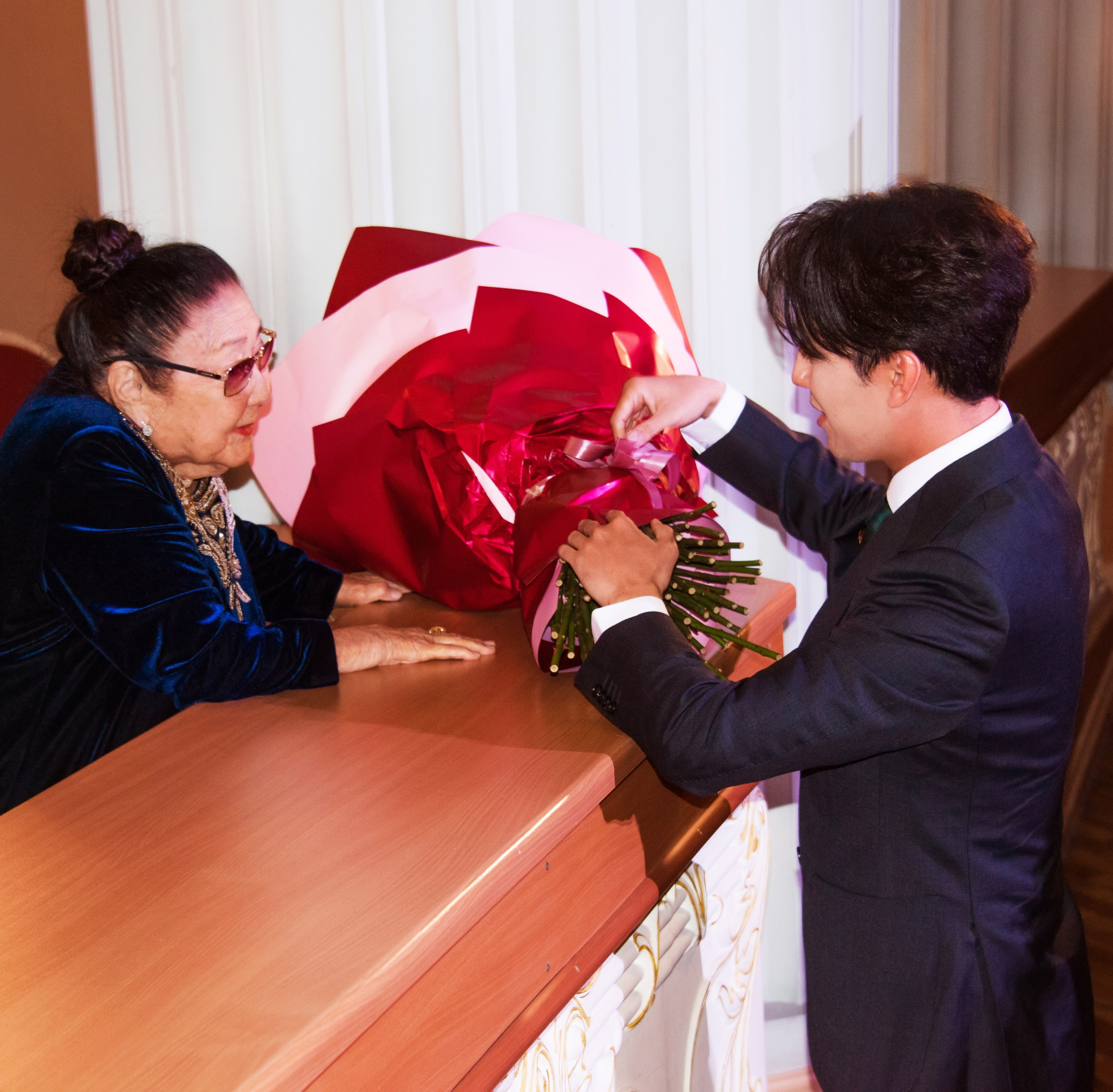 Конкурс вокалистов Бибигуль Тулегеновой (25.09.2025.). Фотосъёмка. Фотограф Сергей Авдеев-семейный и детский фотограф в Алматы