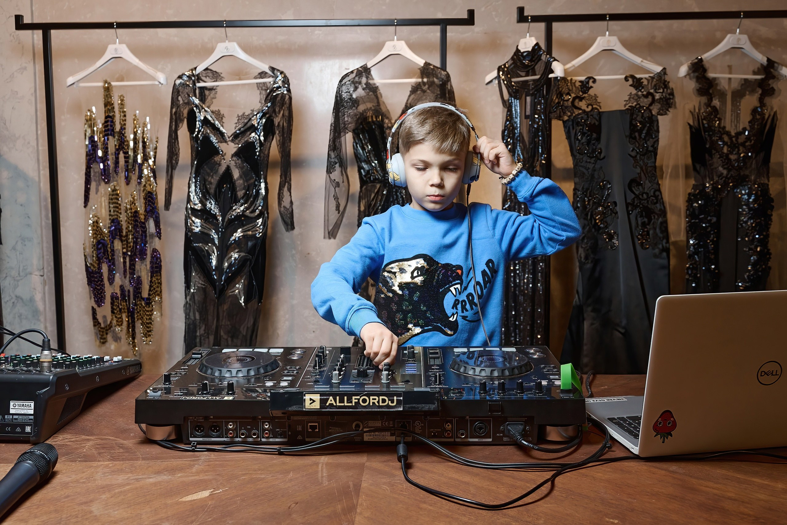 5 сезон FHUB Russia. 2022. Дима Бабушкин. Фотограф. Подиум. Репортаж. Творчество. Дорого