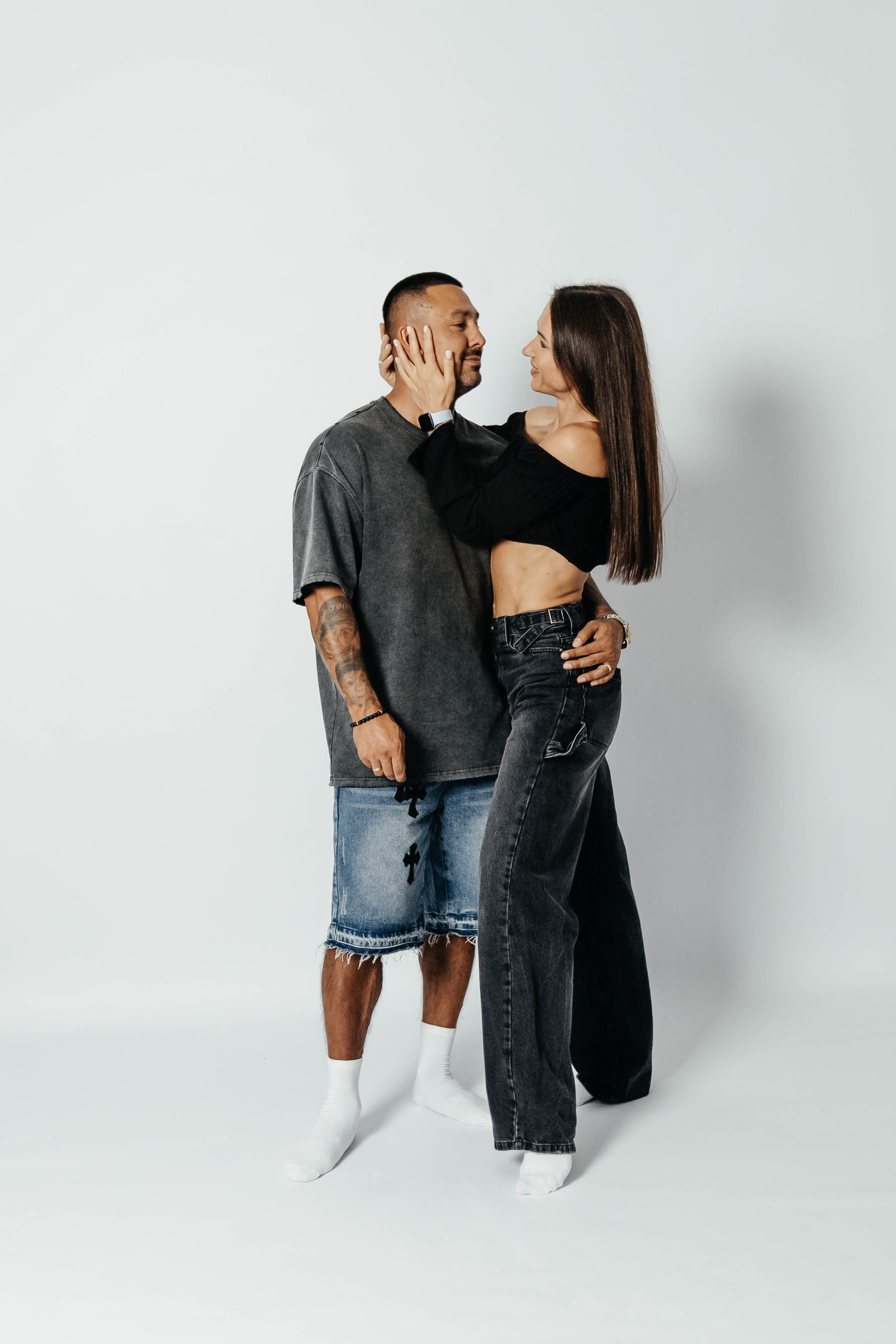 Белый фон цветная. Фотостудия без фотографа в Мозыре «Селфи»