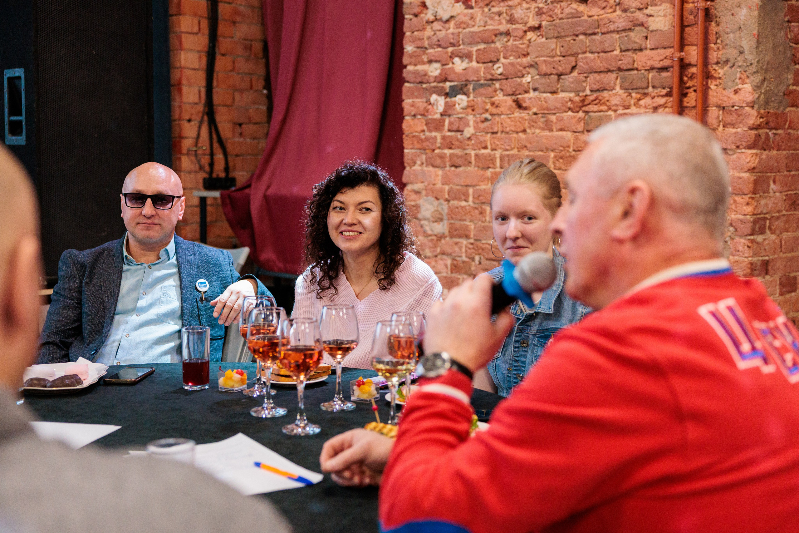 Корпоративный квиз. Репортажный фотограф Санкт-Петербург | Роман Карбышев