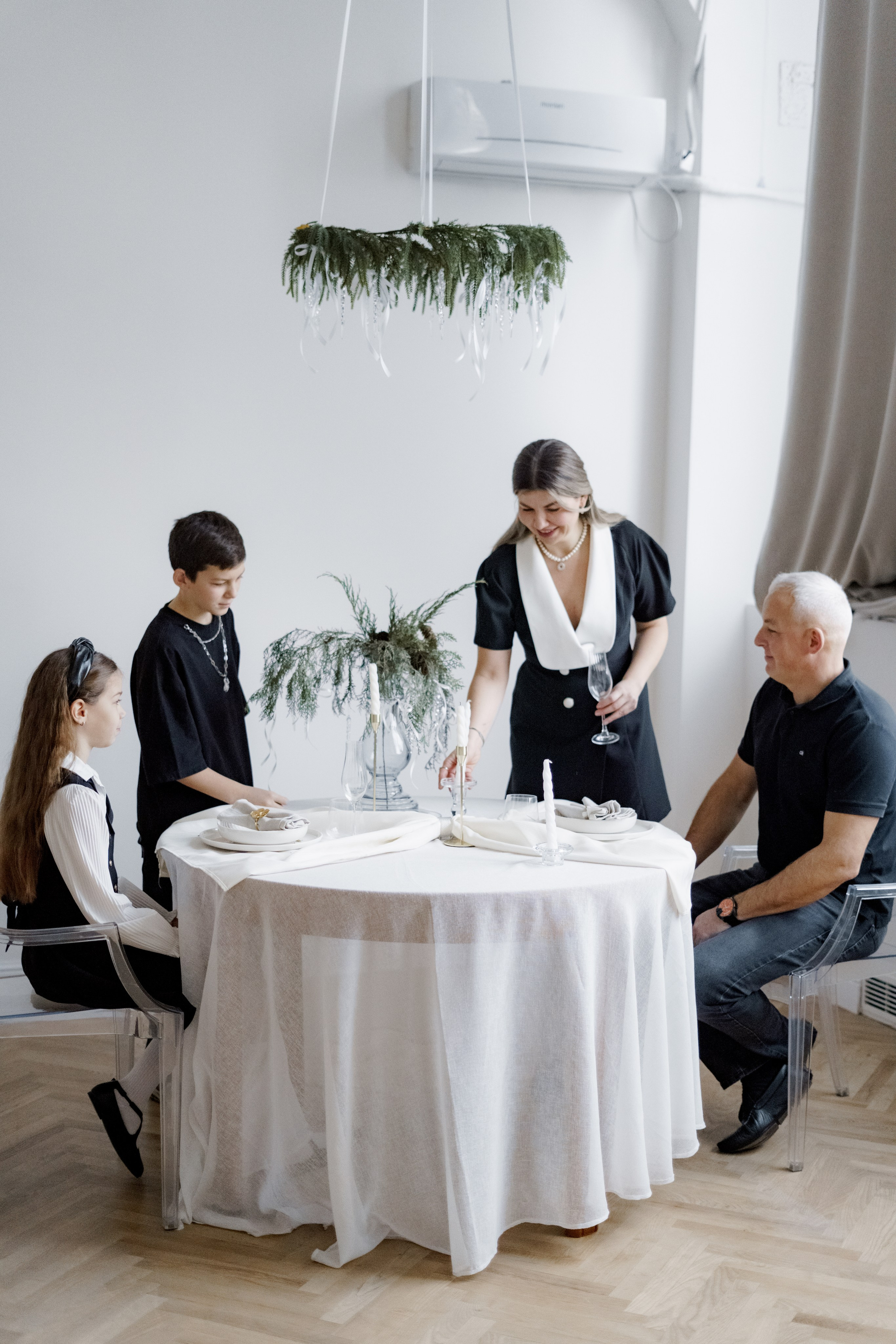 Игорь Оля Никита Вера. Фотограф Валерия Крахмалева