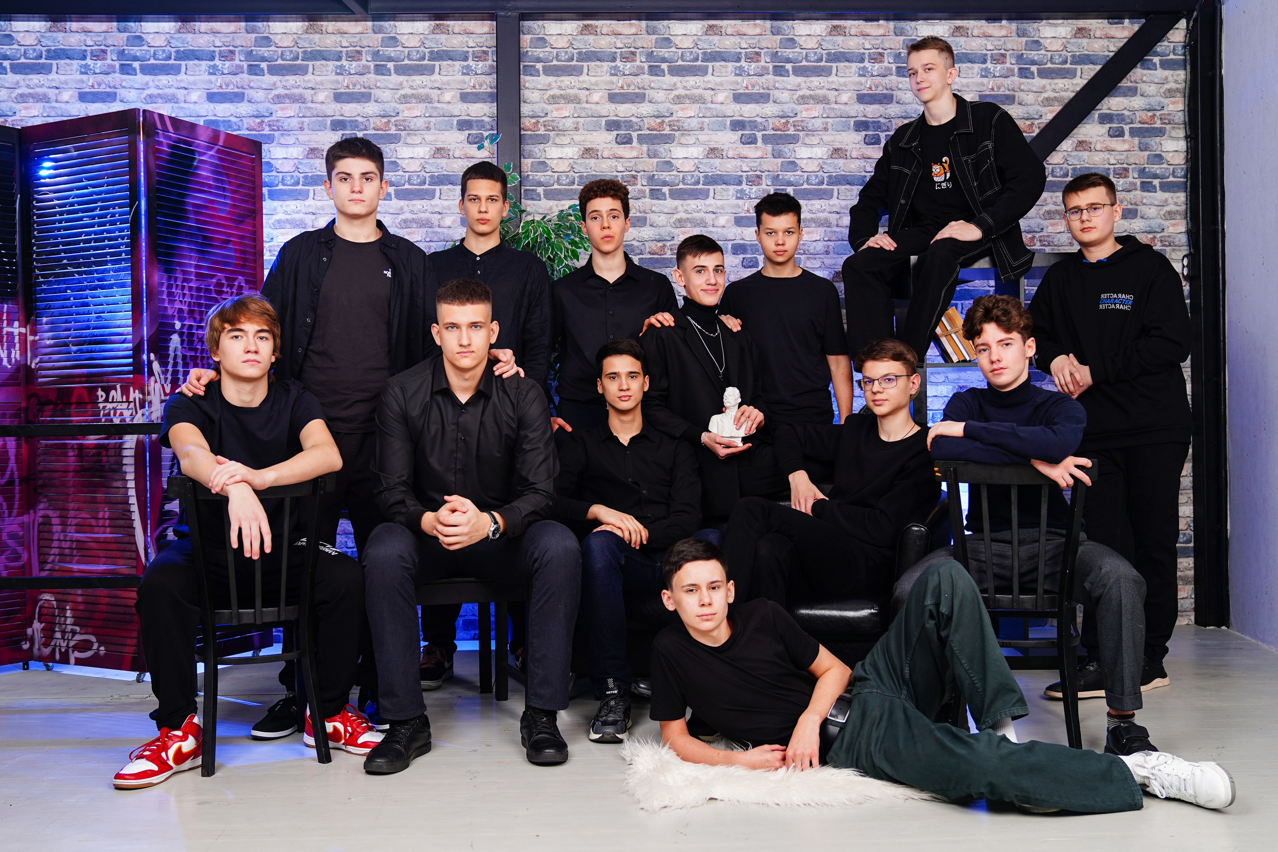 Мелкие группы / старшие классы. MEMENTO.Выпускные альбомы, школьные, юбилейные и другие книги. Ростов-на-Дону