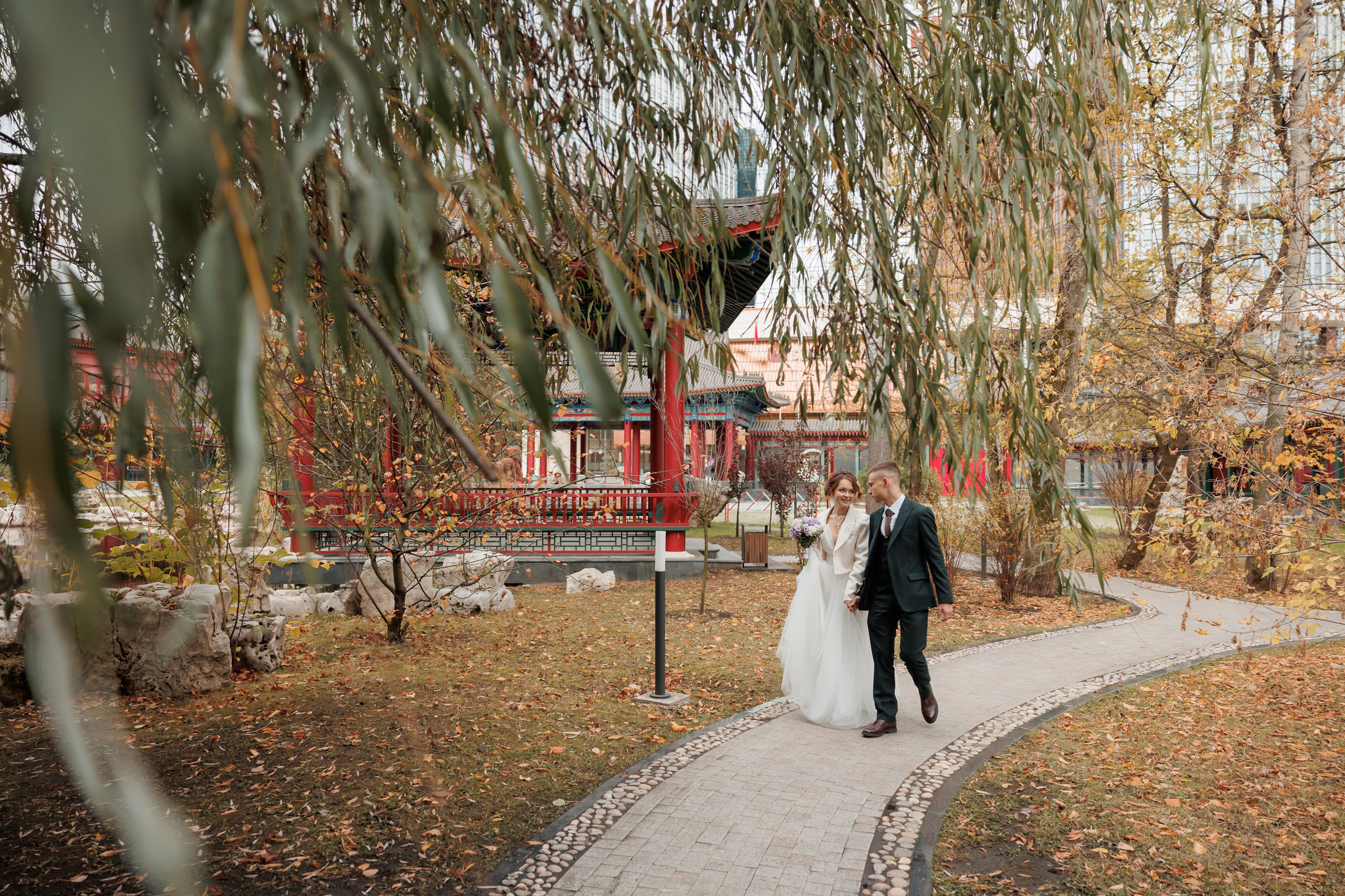 Константин и Дарья, ЗАГС ВДНХ, отель Soluxe, ресторан «Антик». Свадебный и репортажный фотограф (Москва, Королев и другие)