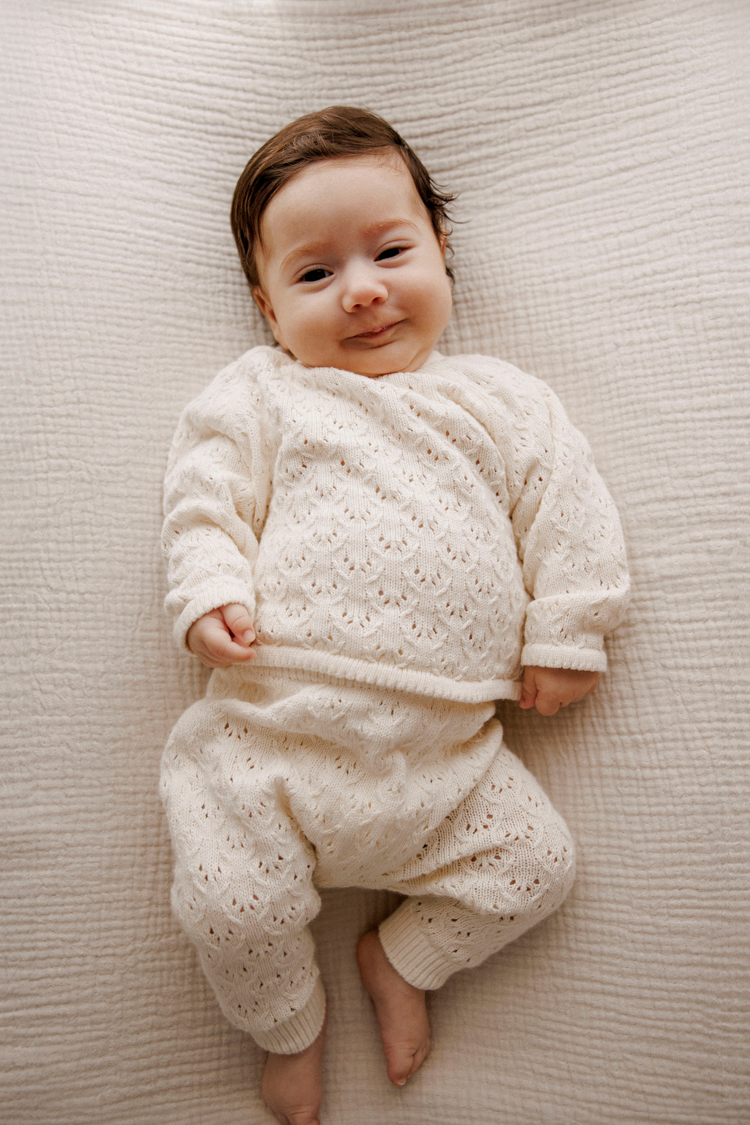 New born family photoshoot at home. Wedding and family photographer