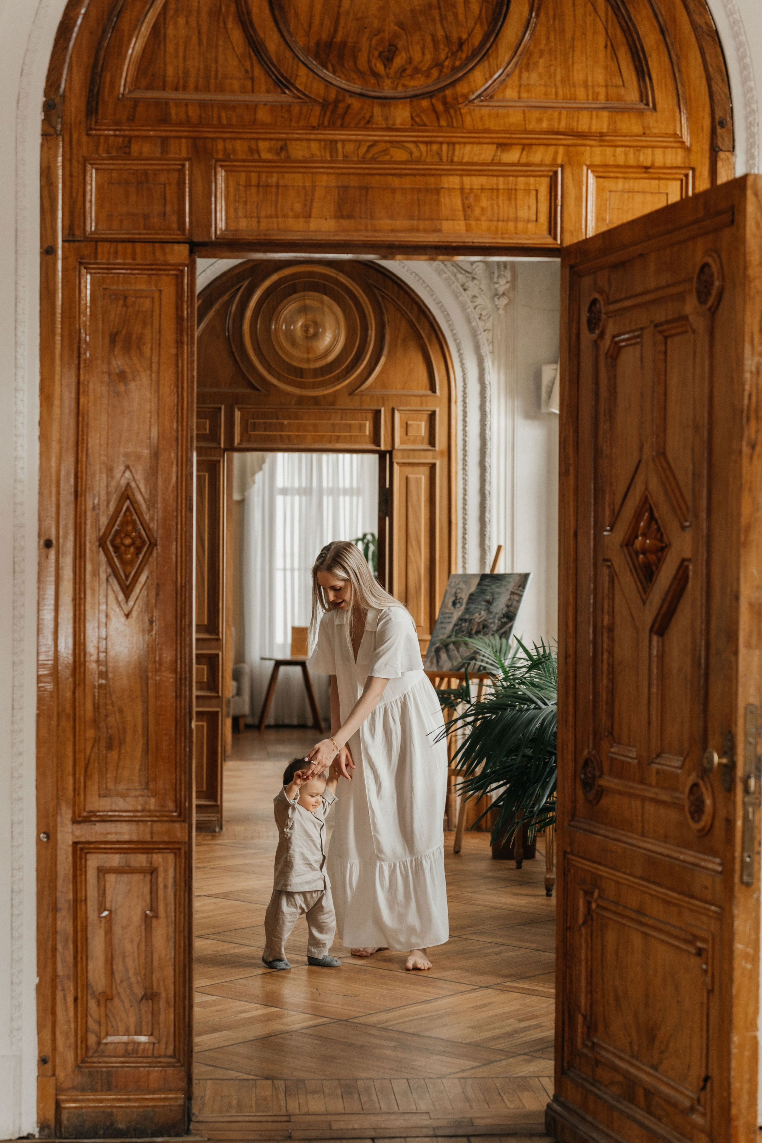 Маленькие ножки в читальне им. Пушкина. Ваш фотограф Вика Артемова