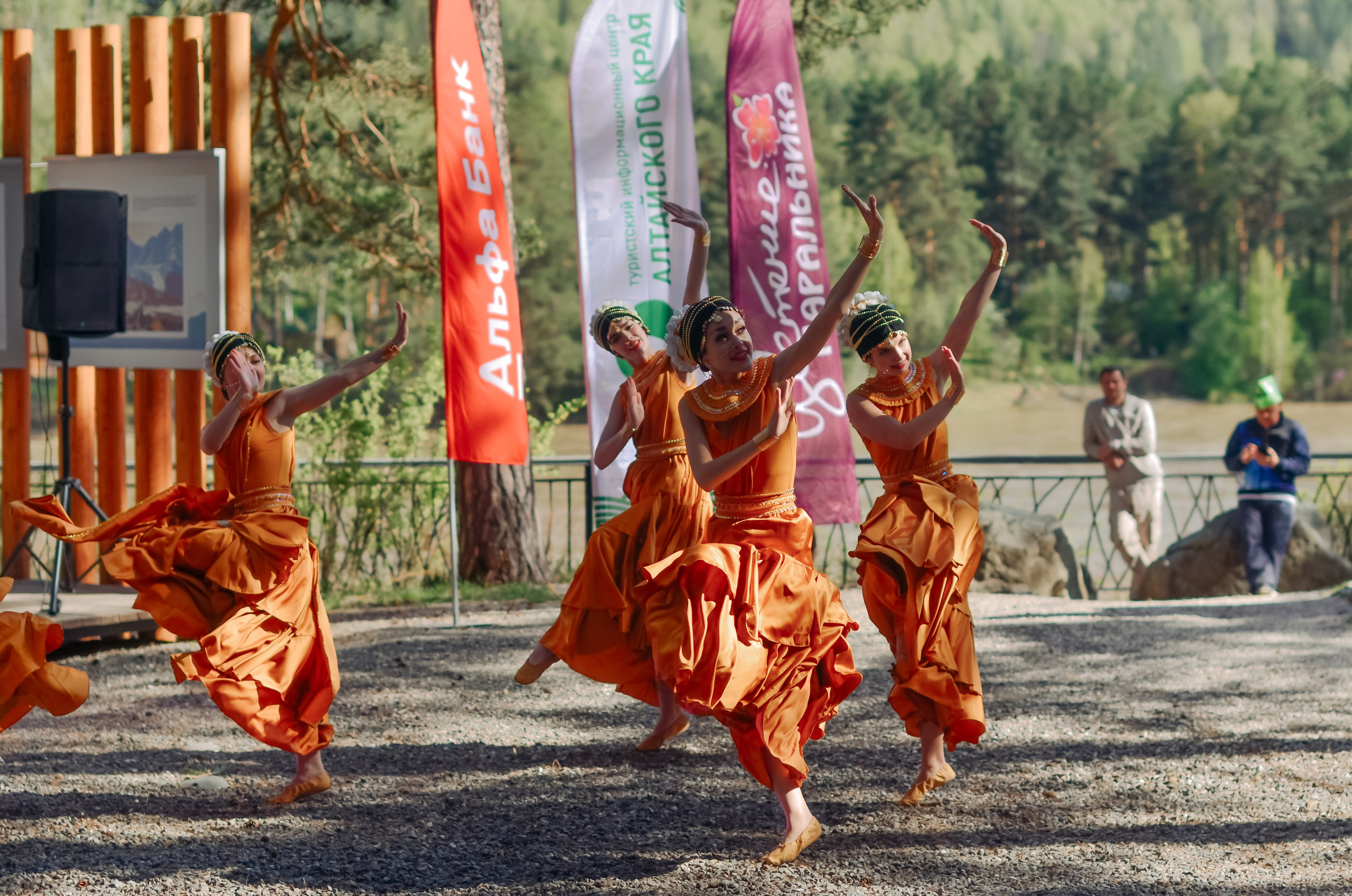 Фестиваль «Цветение Маральника на Алтае 2025». Фоторепортаж. Денисова Аля — фотограф для парных съемок и индивидуальных историй в Барнауле
