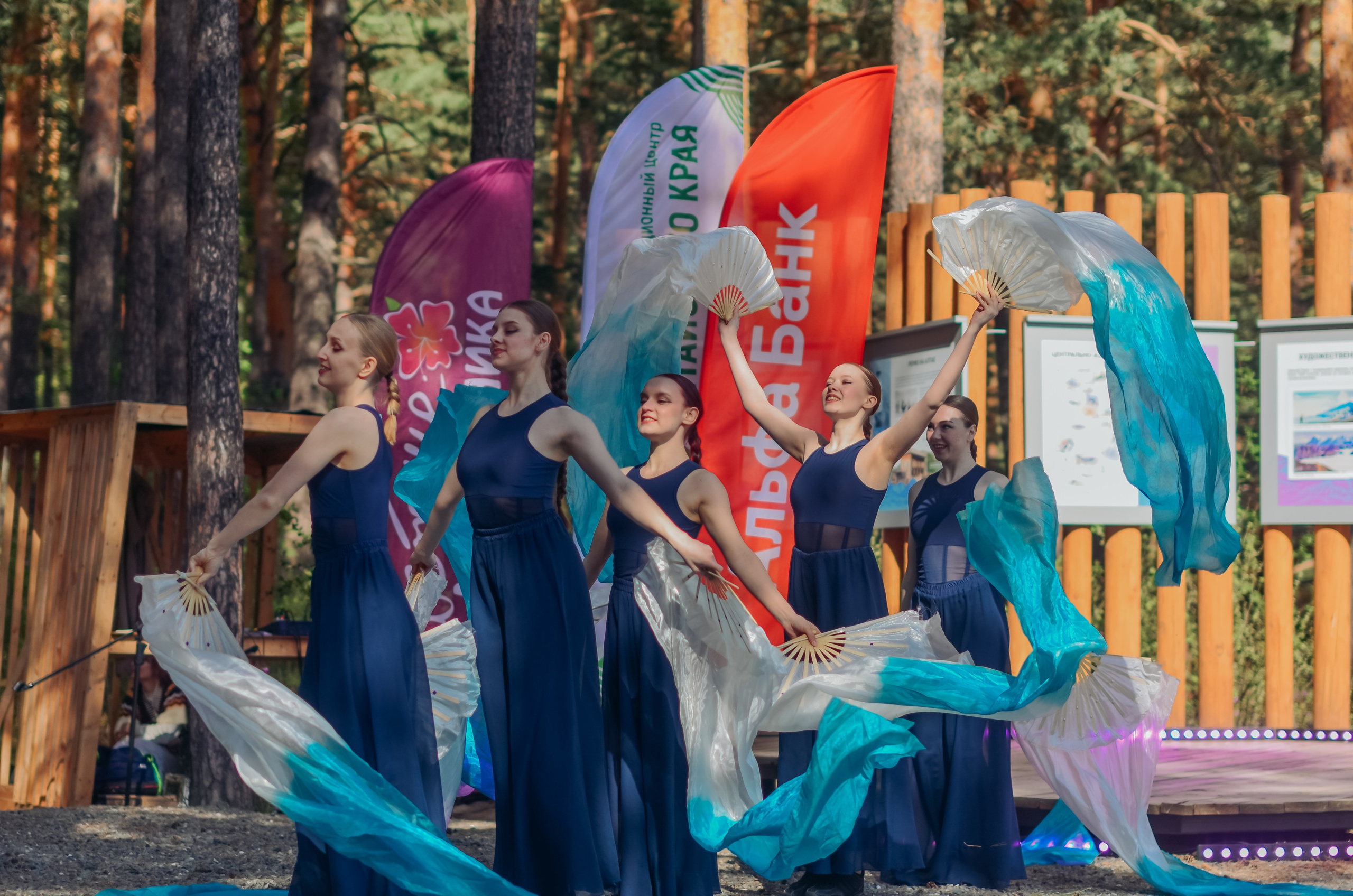 Фестиваль «Цветение Маральника на Алтае 2025». Фоторепортаж. Денисова Аля — фотограф для парных съемок и индивидуальных историй в Барнауле