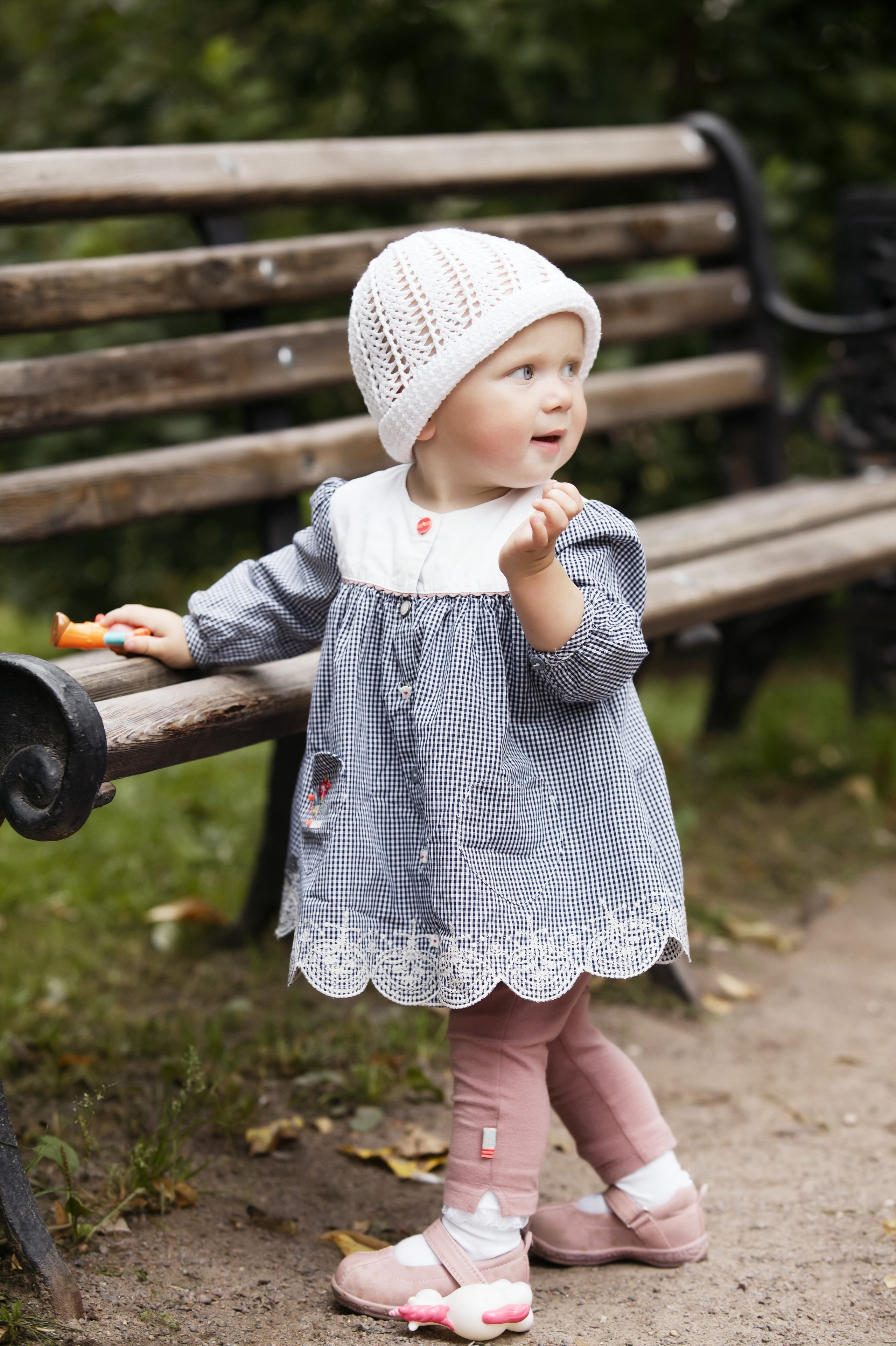 Прогулка малышки с мамой в парке. Фотографы в Москве Светлана Устинова и Сергей Грачев
