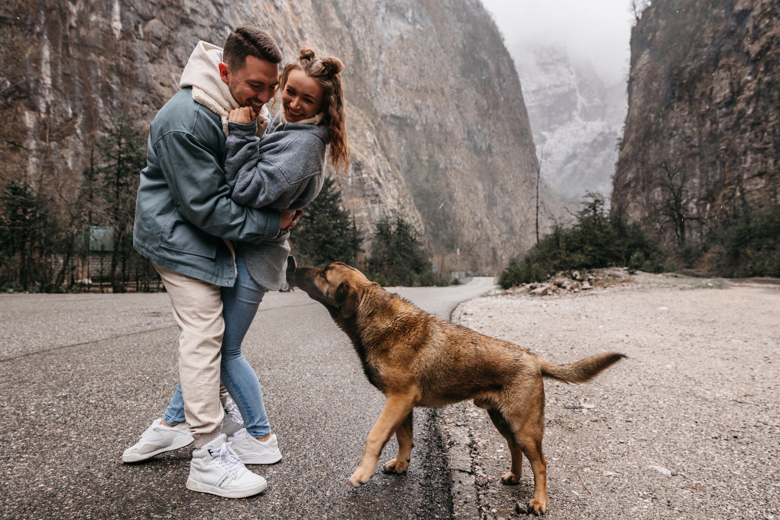 Mountain Engagement. Wedding photographer Valeriy Solonskiy