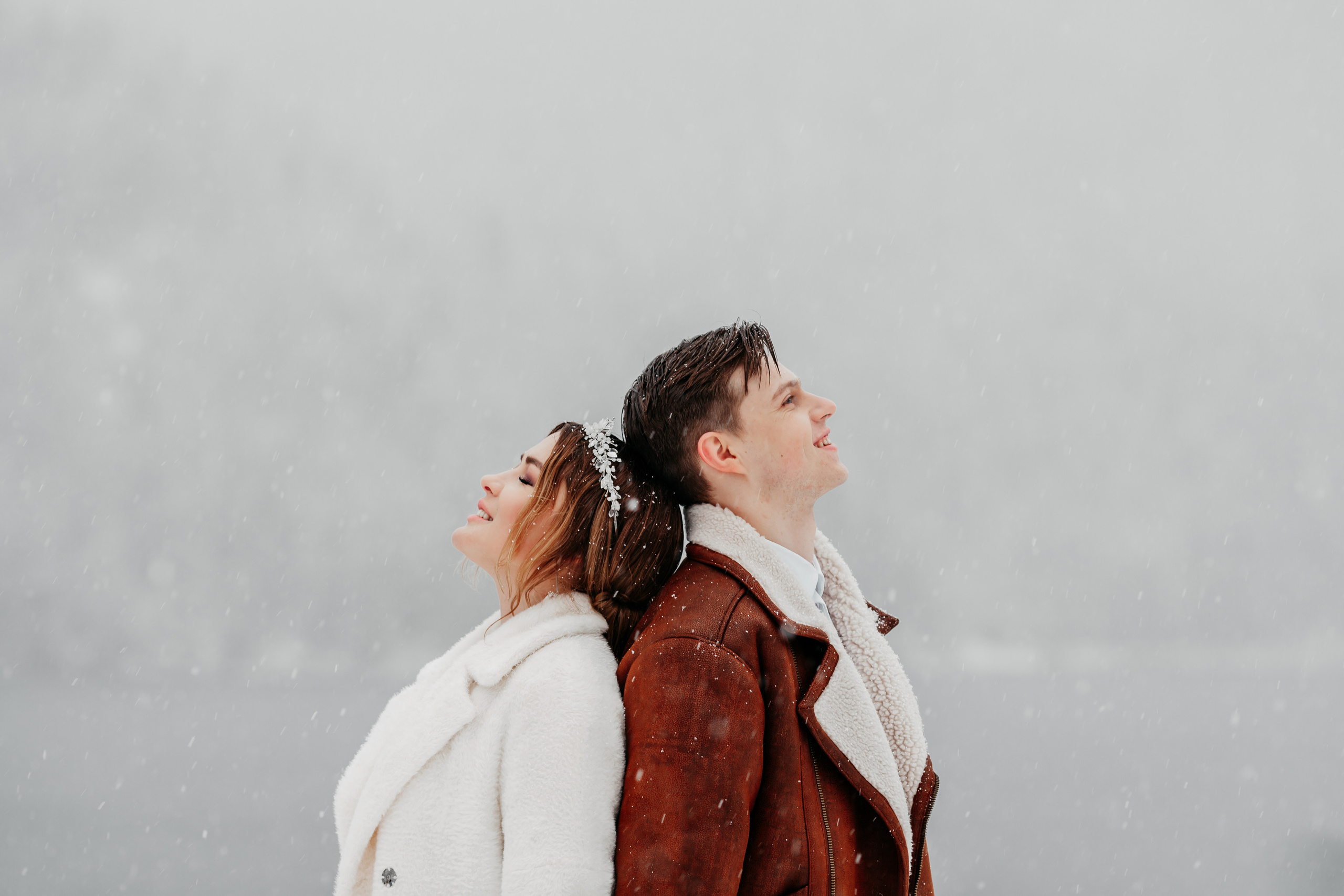 Elopement on Lake Ritsa. Wedding photographer Valeriy Solonskiy