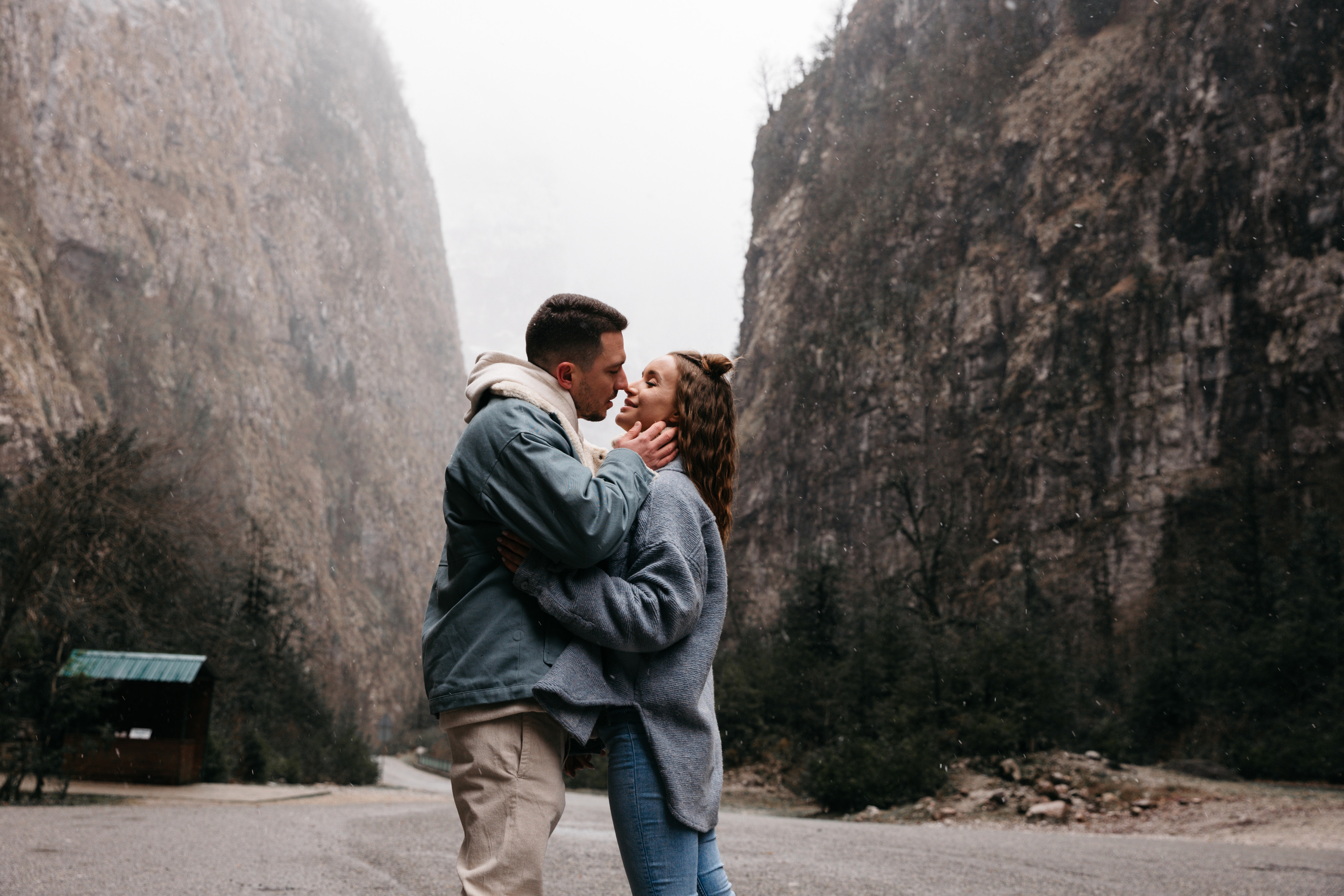 Mountain Engagement. Wedding photographer Valeriy Solonskiy