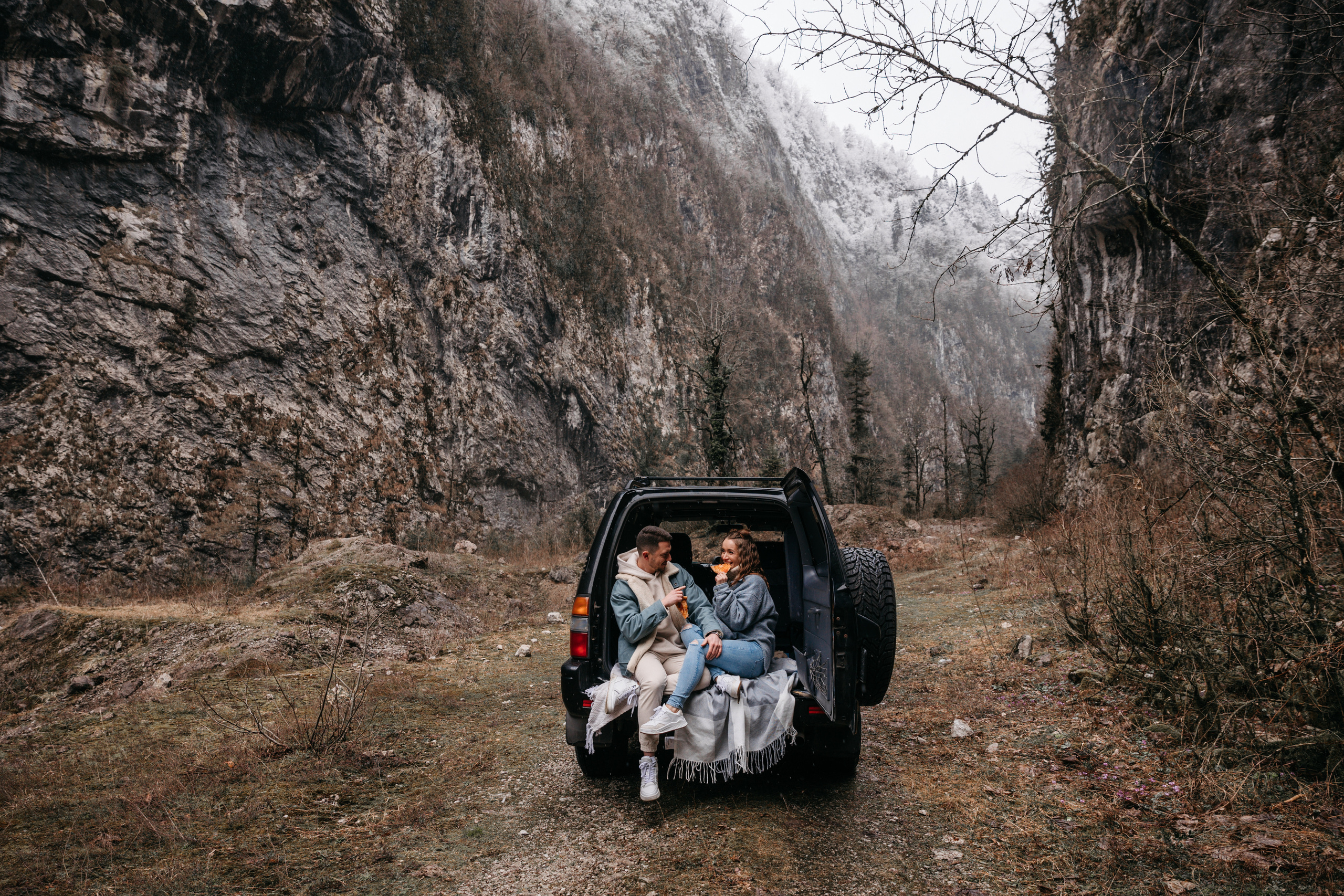 Mountain Engagement. Wedding photographer Valeriy Solonskiy