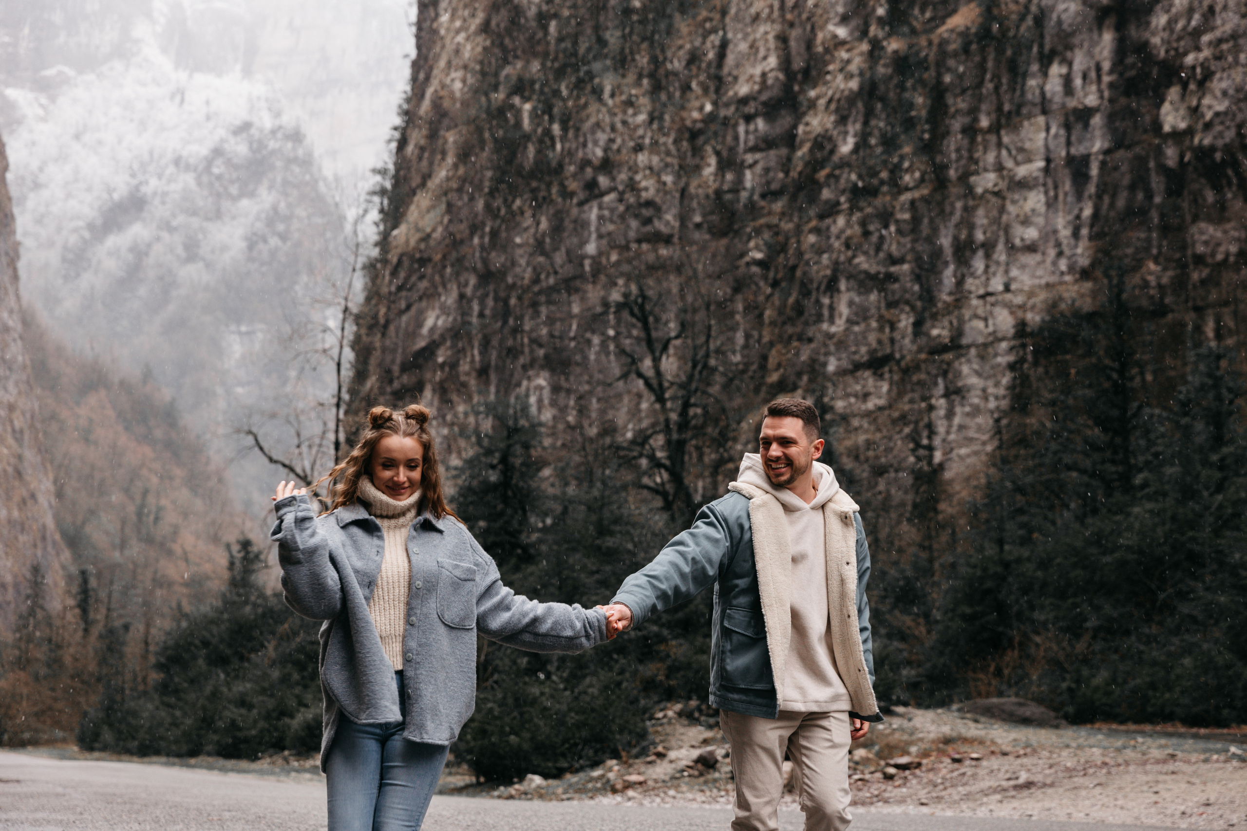 Mountain Engagement. Wedding photographer Valeriy Solonskiy