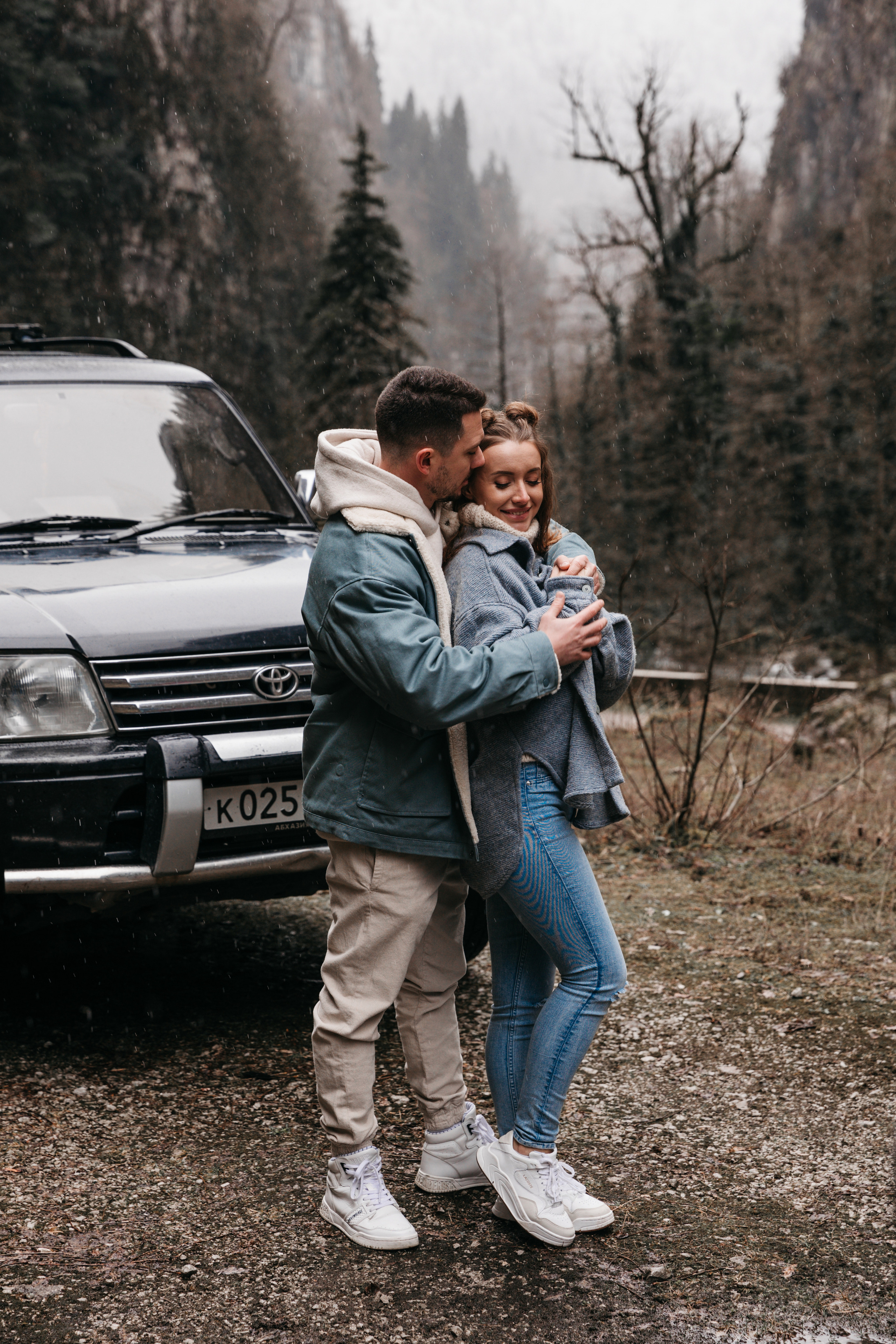 Mountain Engagement. Wedding photographer Valeriy Solonskiy