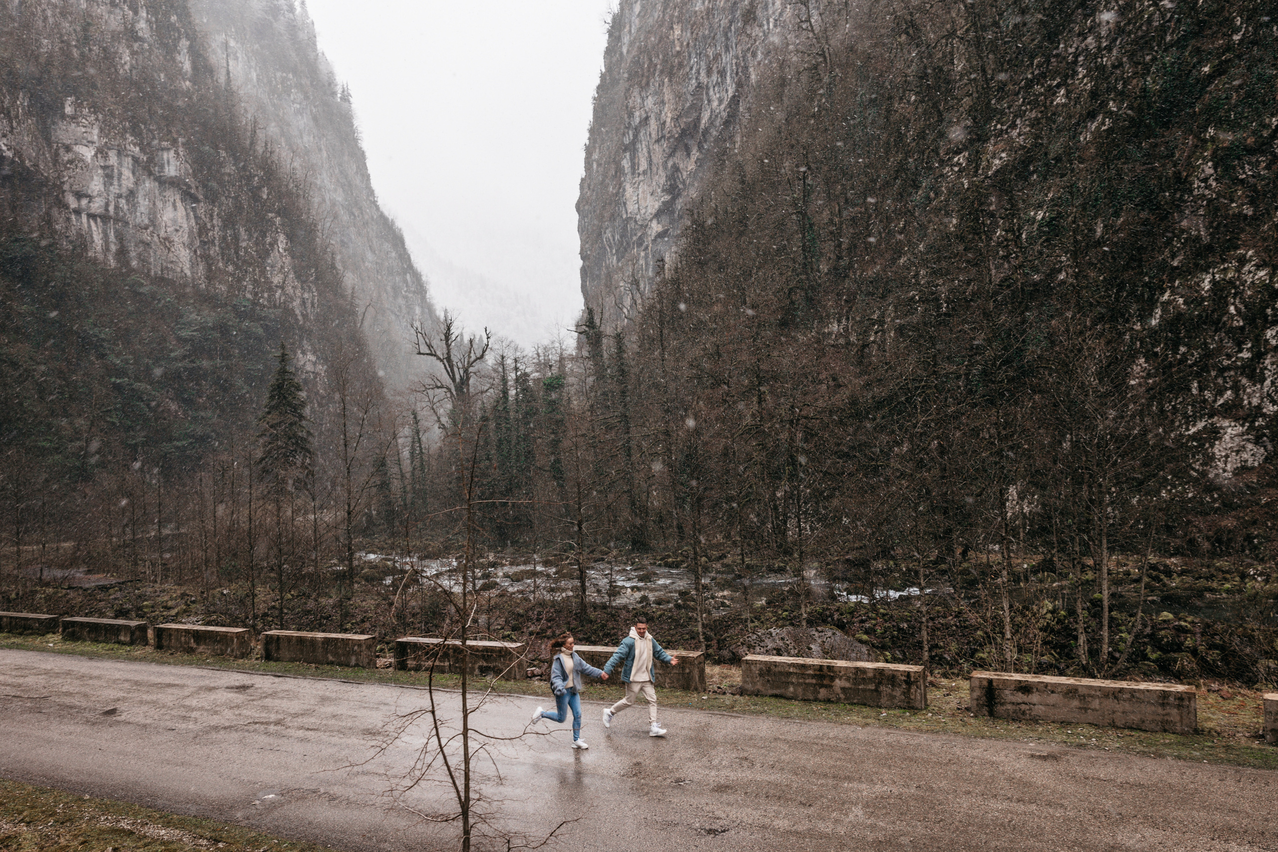 Mountain Engagement. Wedding photographer Valeriy Solonskiy