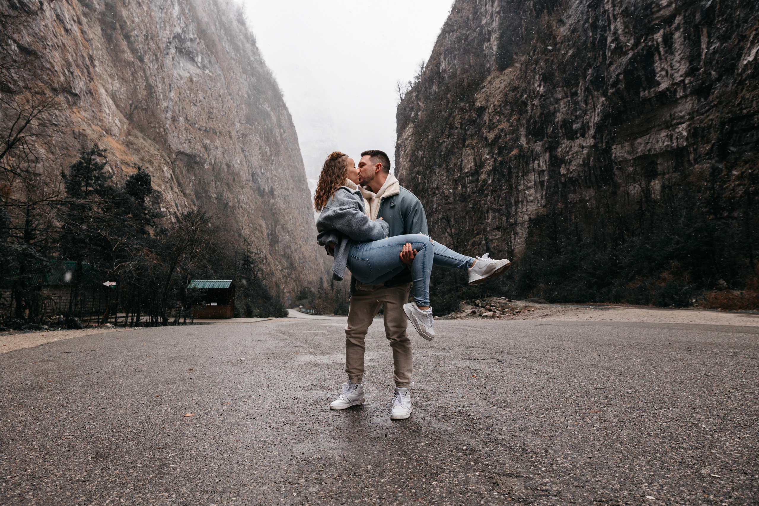 Mountain Engagement. Wedding photographer Valeriy Solonskiy