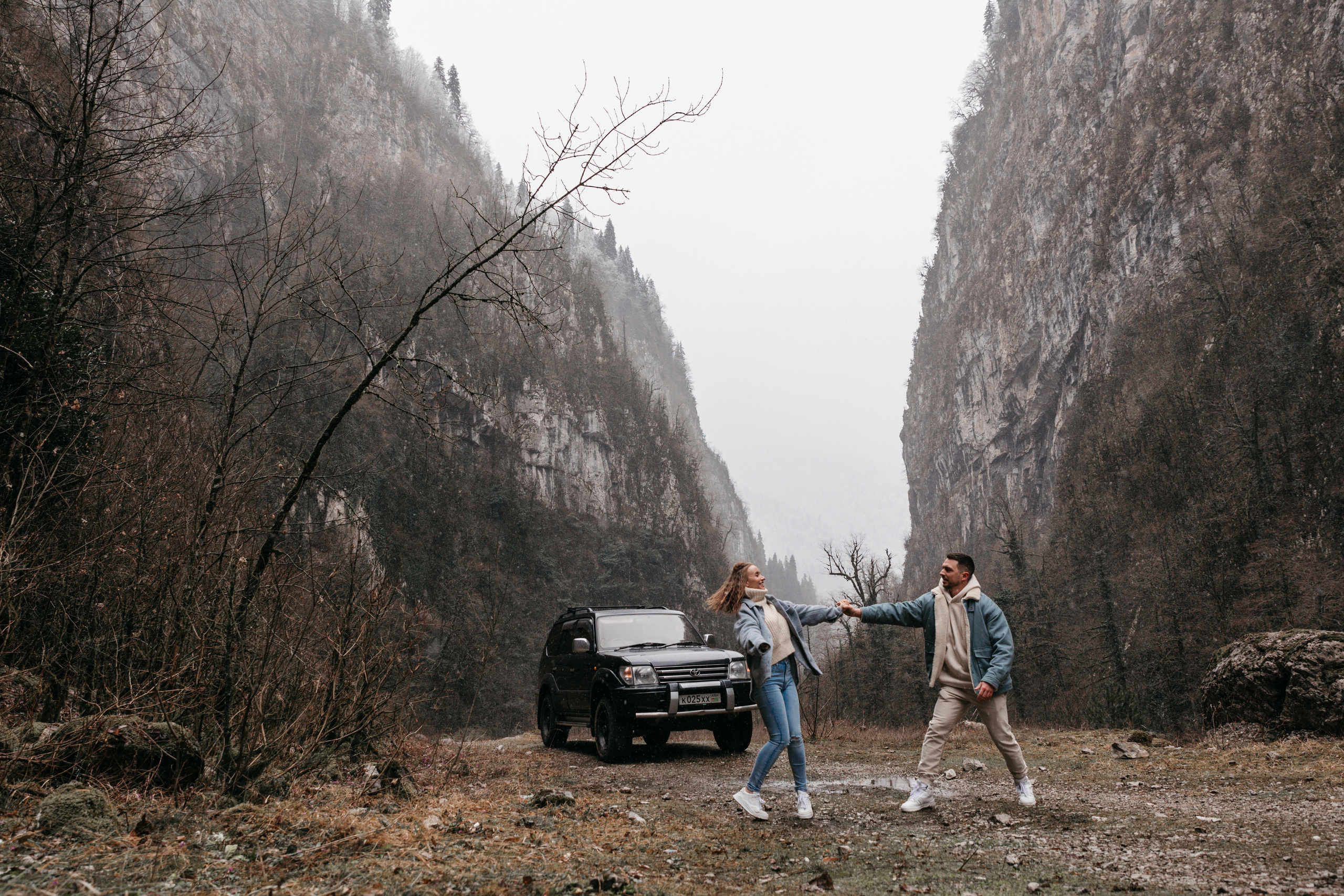 Mountain Engagement. Wedding photographer Valeriy Solonskiy