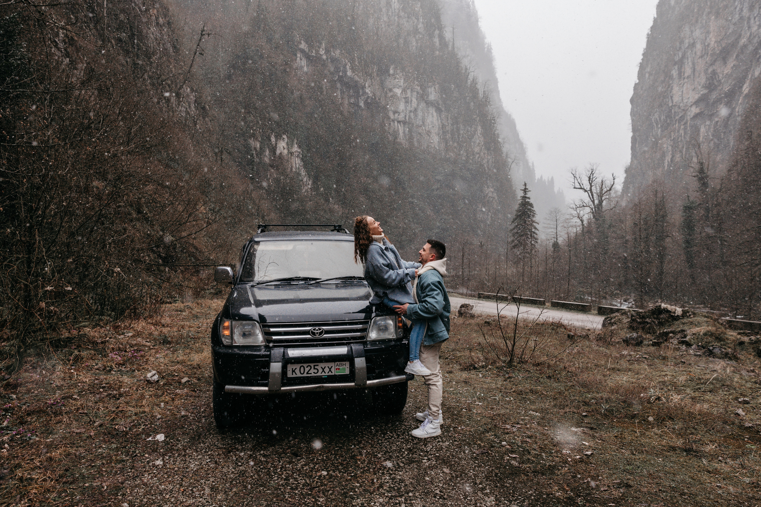Mountain Engagement. Wedding photographer Valeriy Solonskiy
