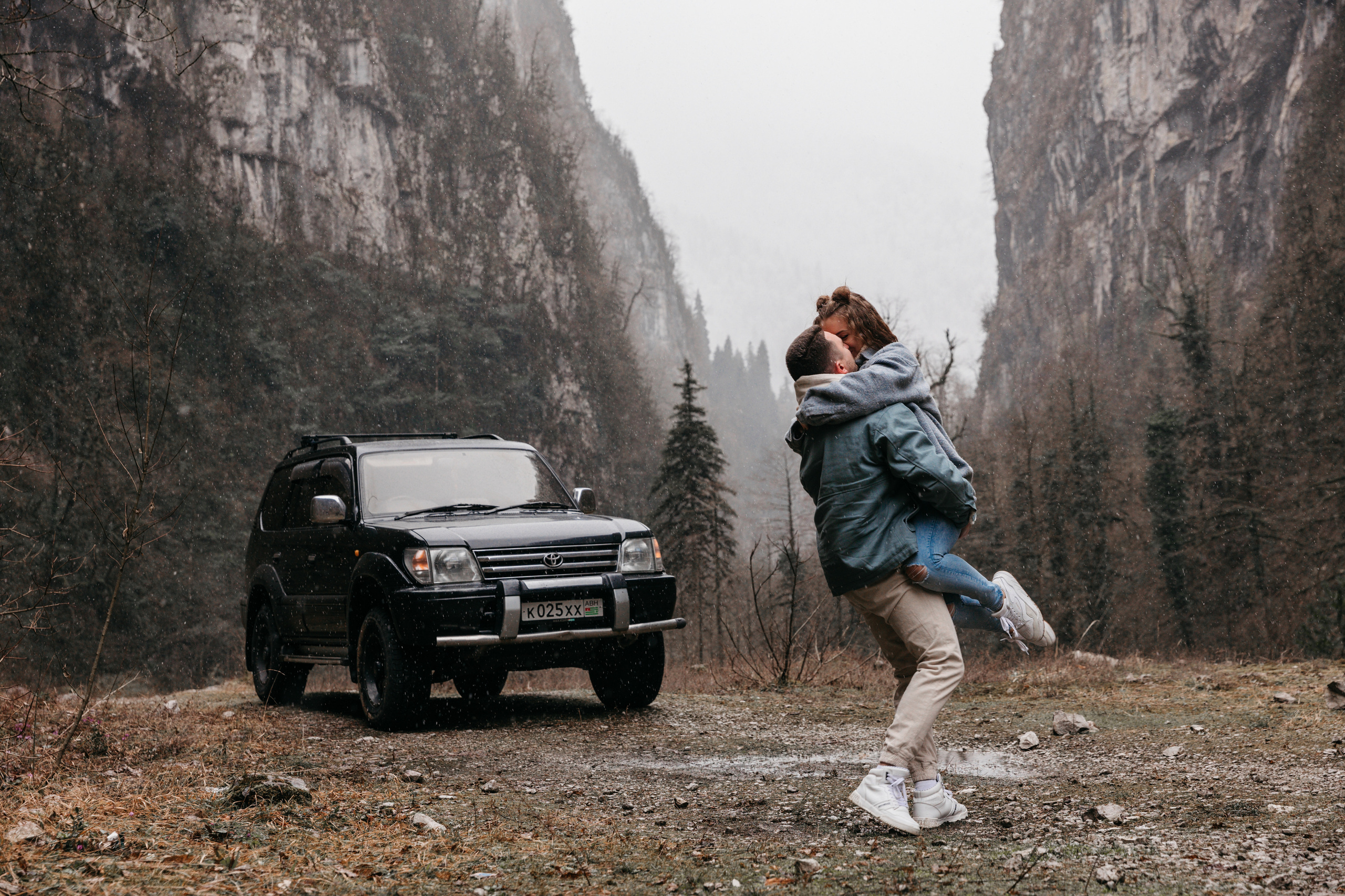 Mountain Engagement. Wedding photographer Valeriy Solonskiy