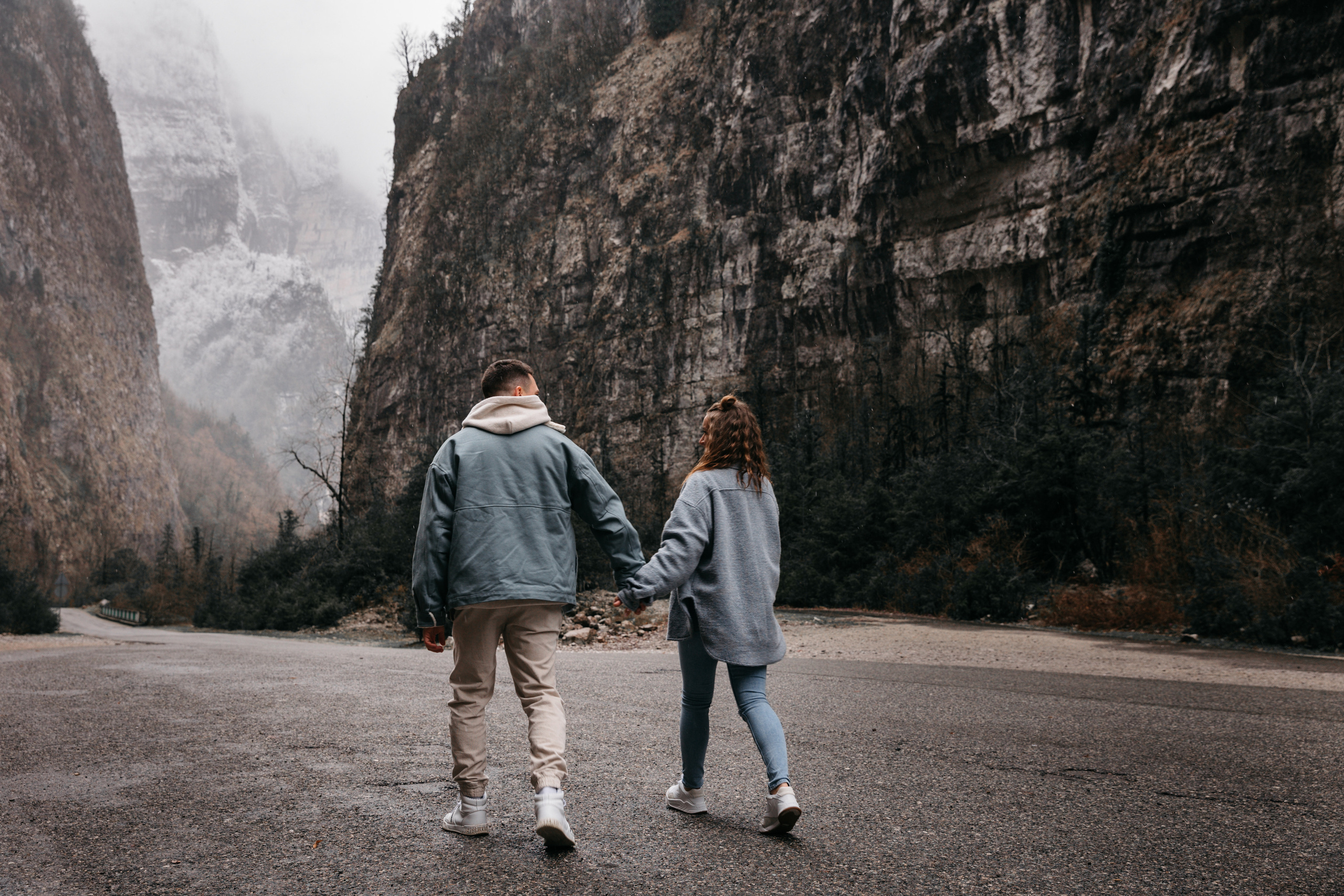 Mountain Engagement. Wedding photographer Valeriy Solonskiy