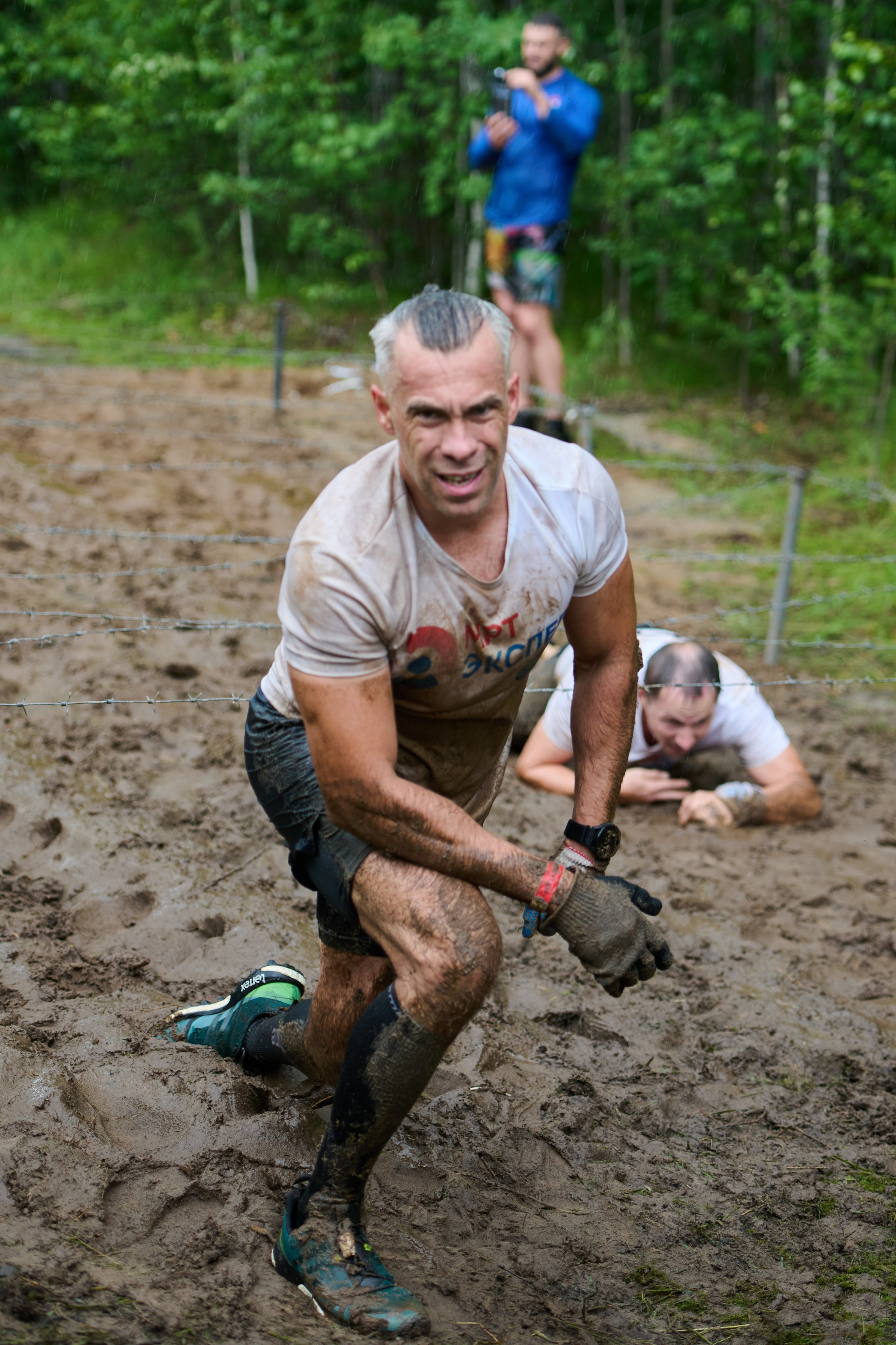 Фоторепортаж с забега Стальной характер в Сургуте, 5 июля 2025. Репортажный и семейный фотограф — Шелихов Сергей