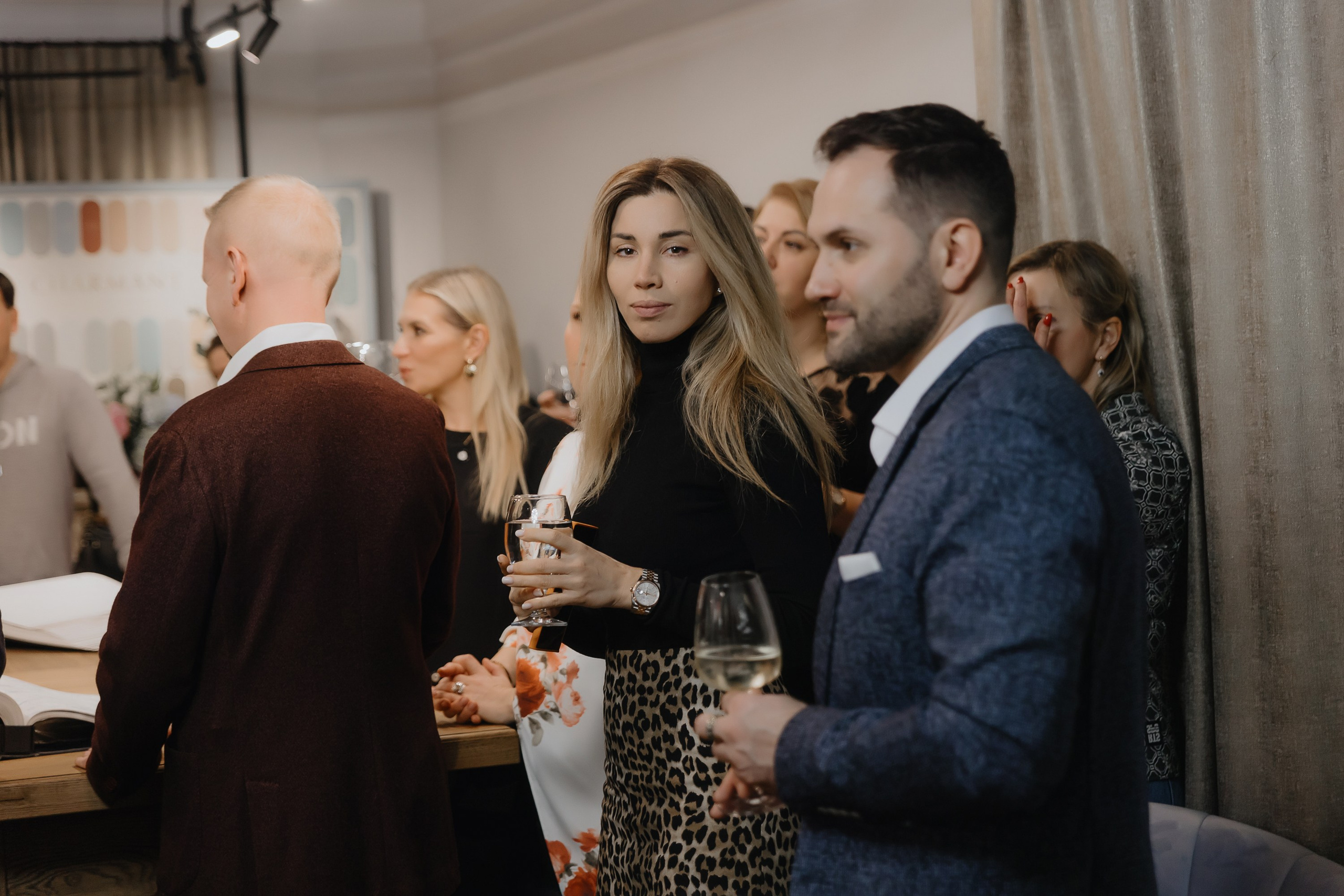 Открытие нового пространства интерьерного салона L. DECO в феврале 2025. L. Deco интерьерный салон. Краски/обои/лепной декор