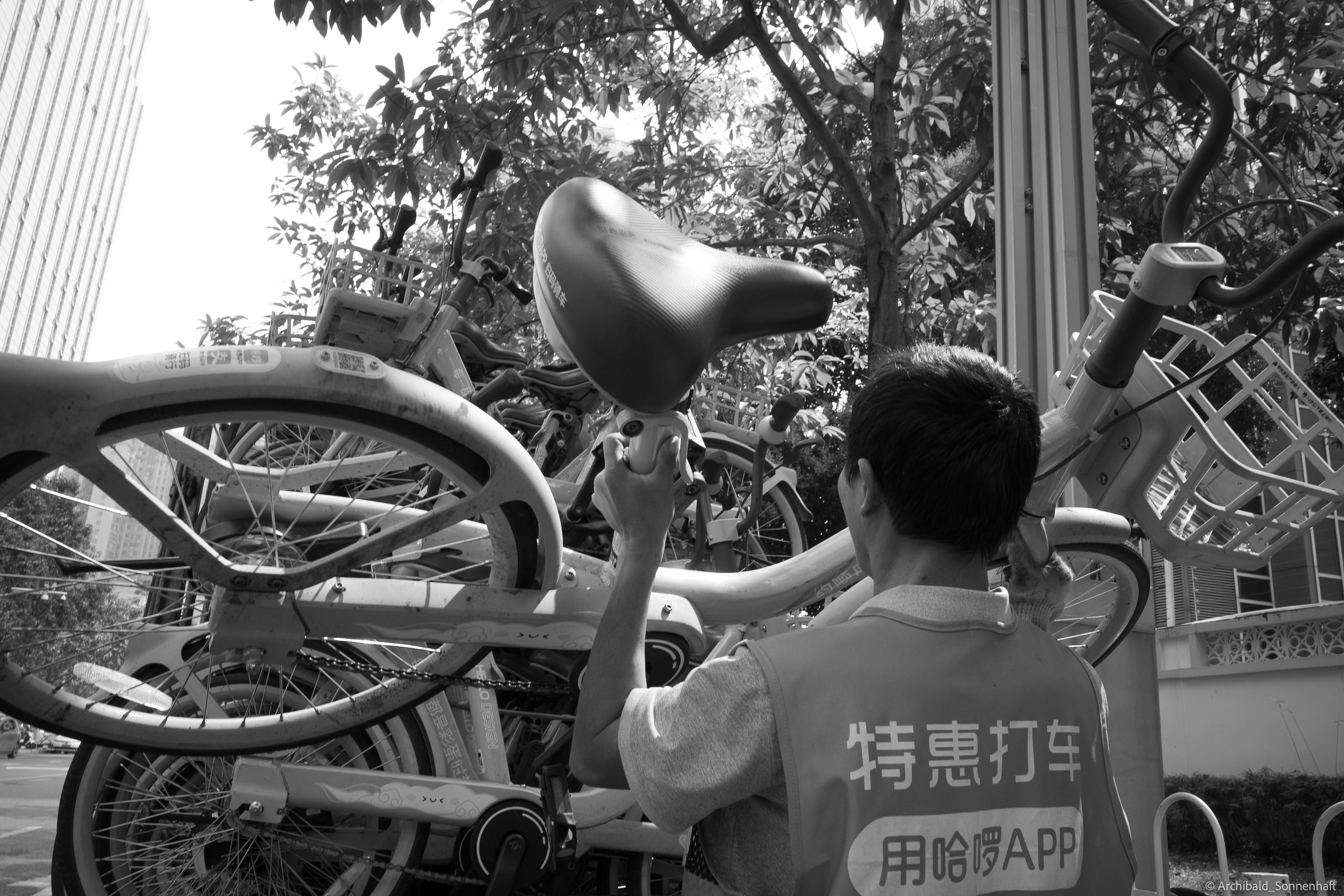 Shipai Urban Village. Photographer in Guangzhou, China. Archibald Sonnenhaft