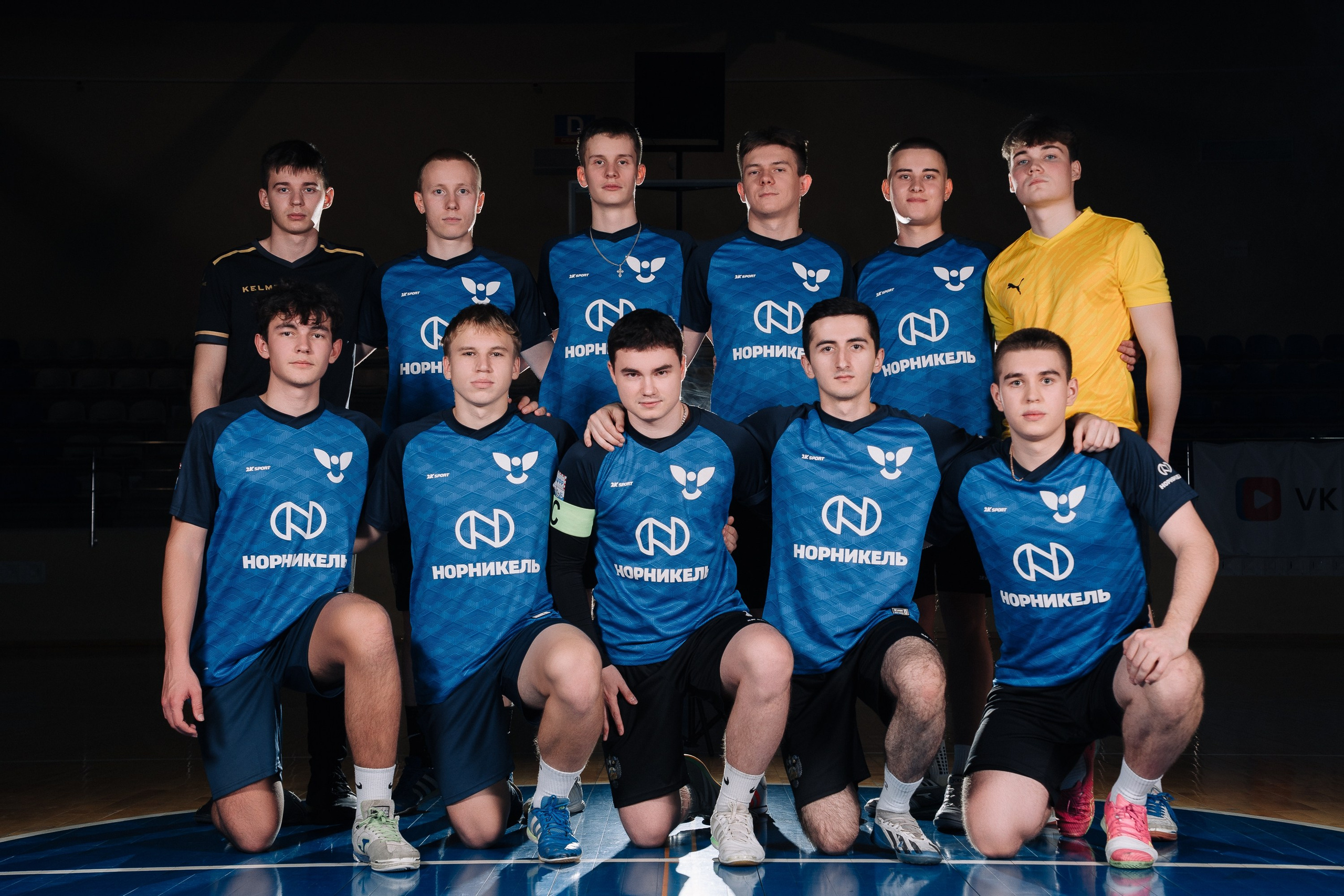 Сборная ВятГУ по мини-футболу. Паша Страхов — фотограф