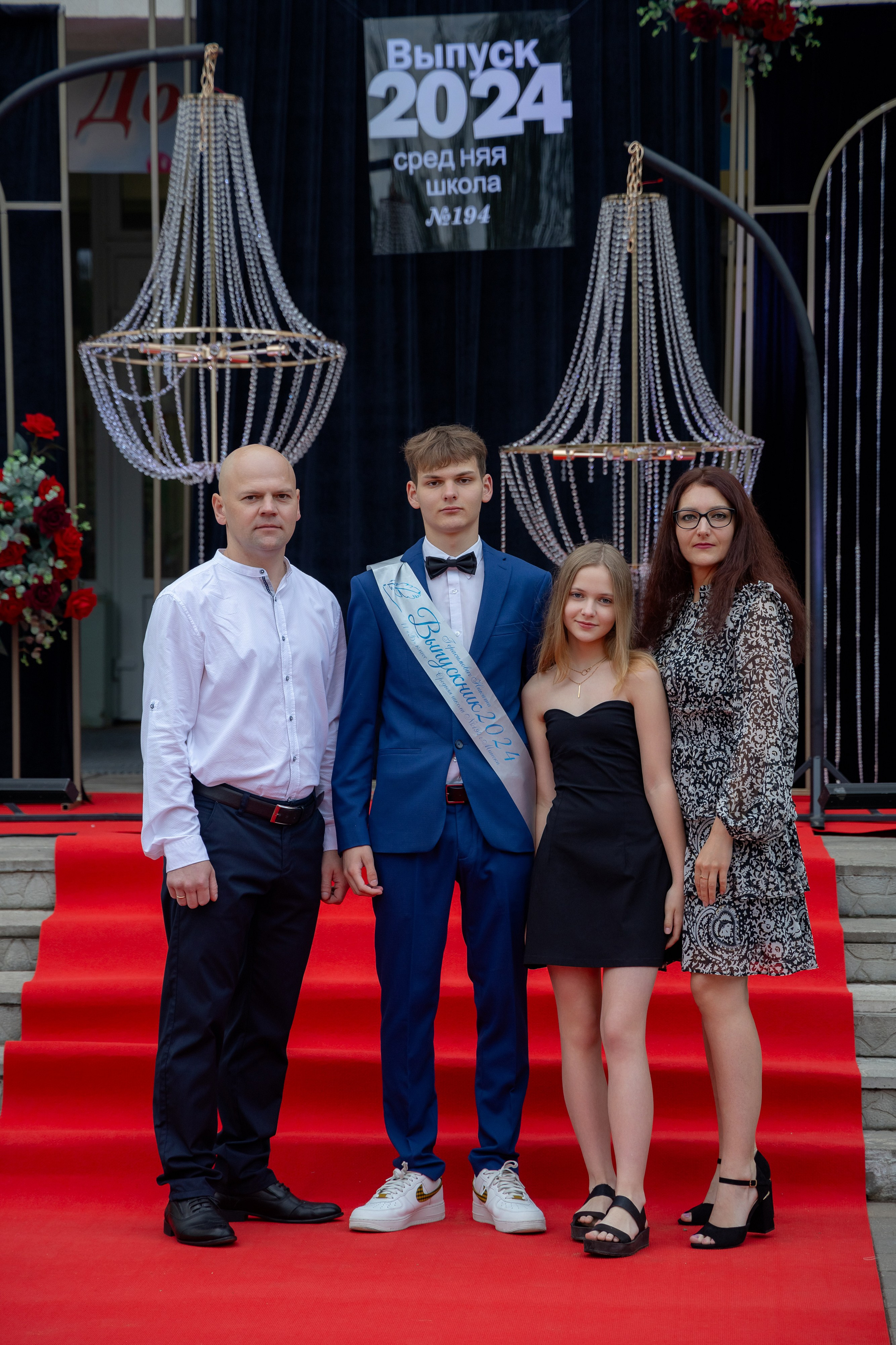Школьный выпускной 2024 год в Соколе (Минск). Свадебный фотограф в Минске/Беларуси Сергей Спиридонов